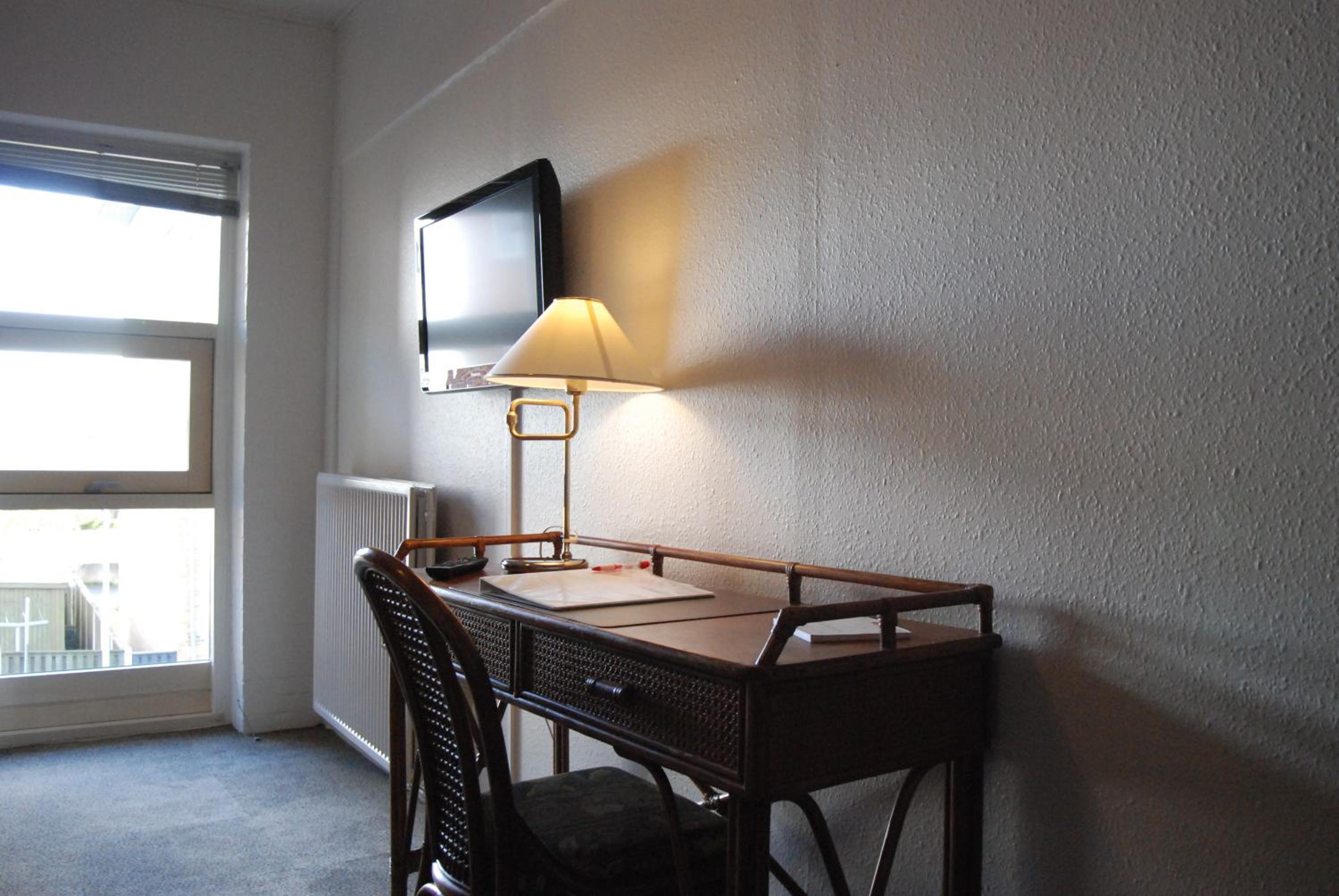Double or Twin Room - Photo 7