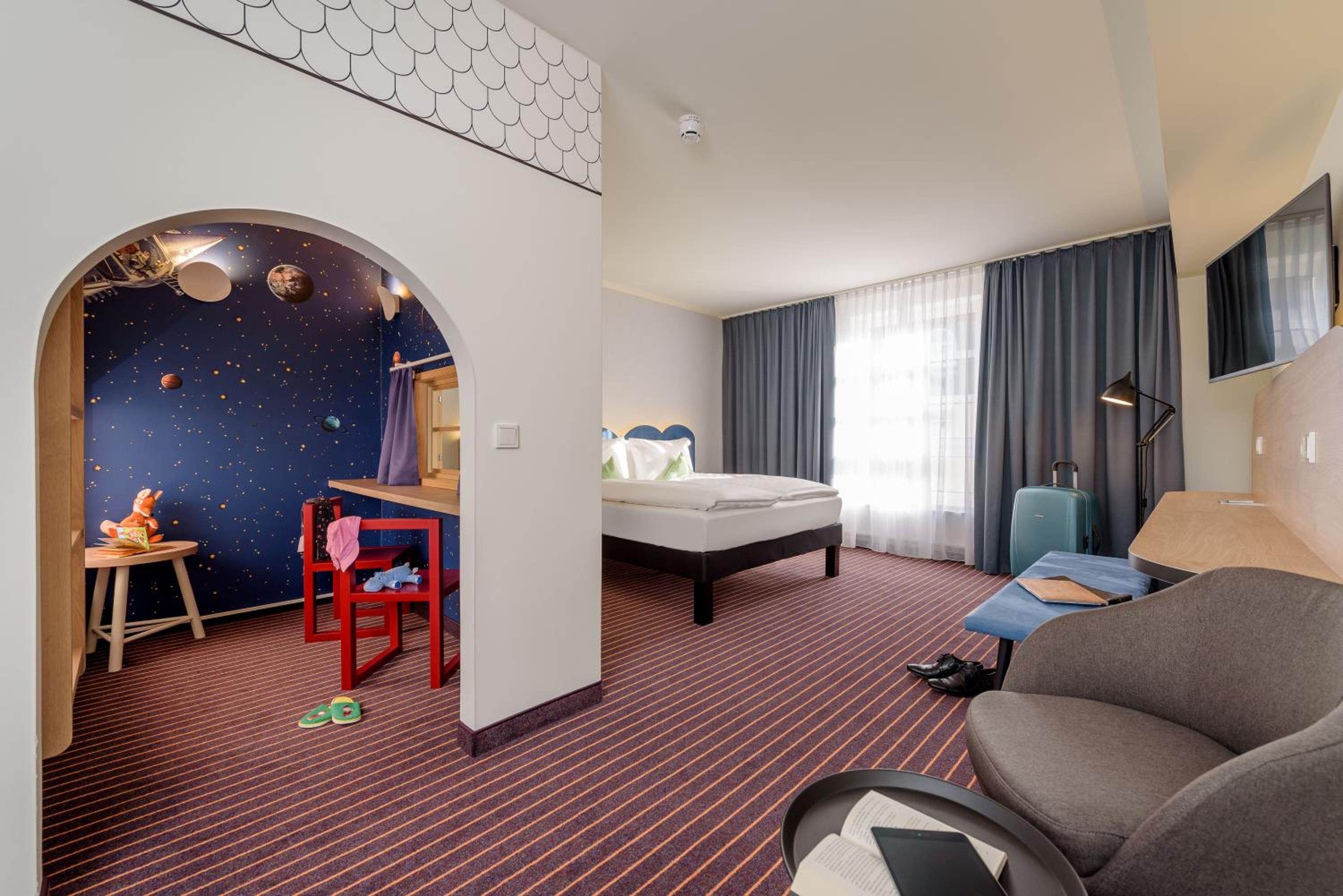 Family Room with Double Bed and Bunk Bed - Photo 9