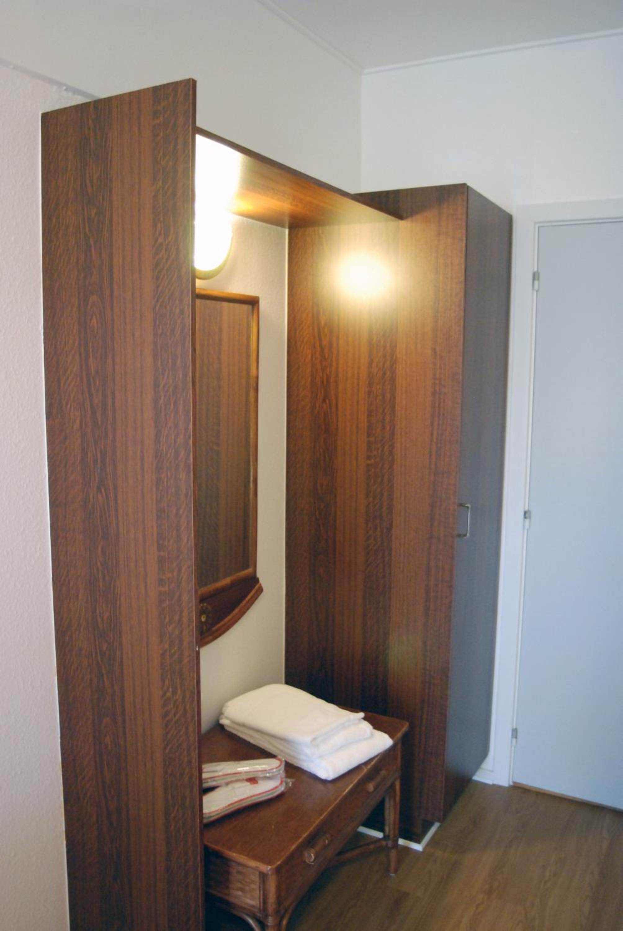 Budget Double or Twin Room - Photo 6