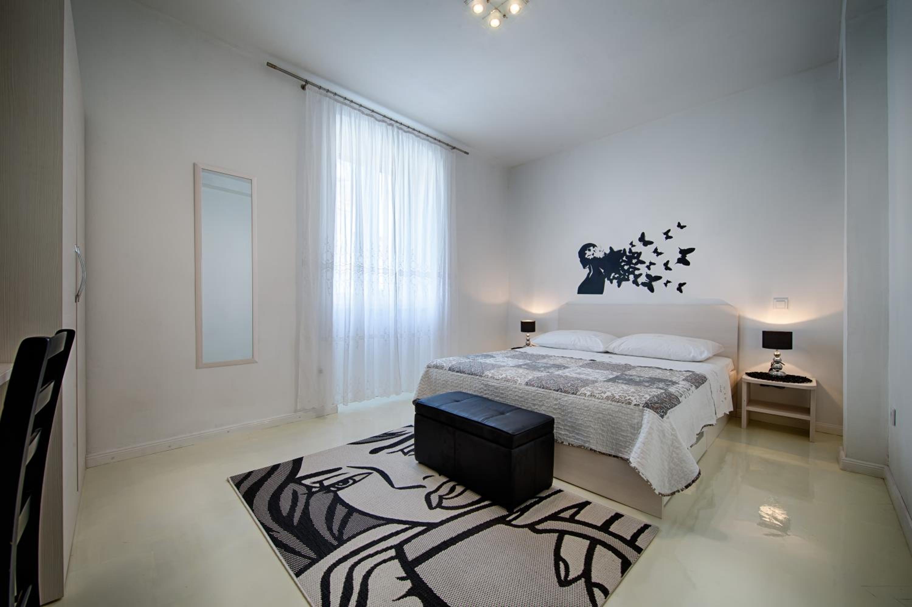 One Bedroom Apartment with Sea View photo 1