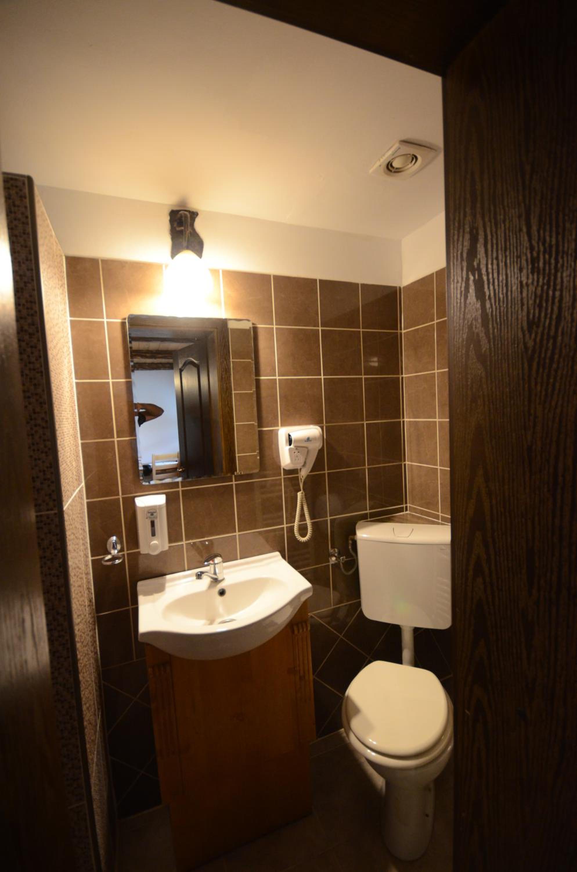 Triple Room with Private Bathroom photo 3