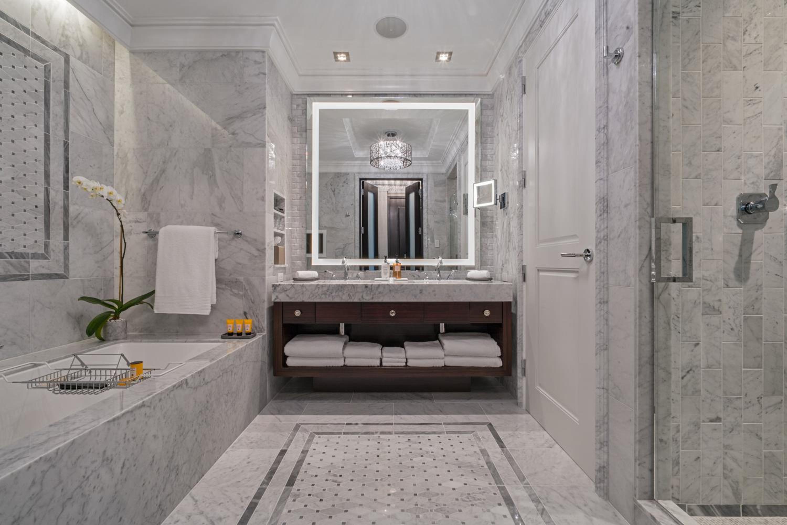 Luxury King - Photo 2