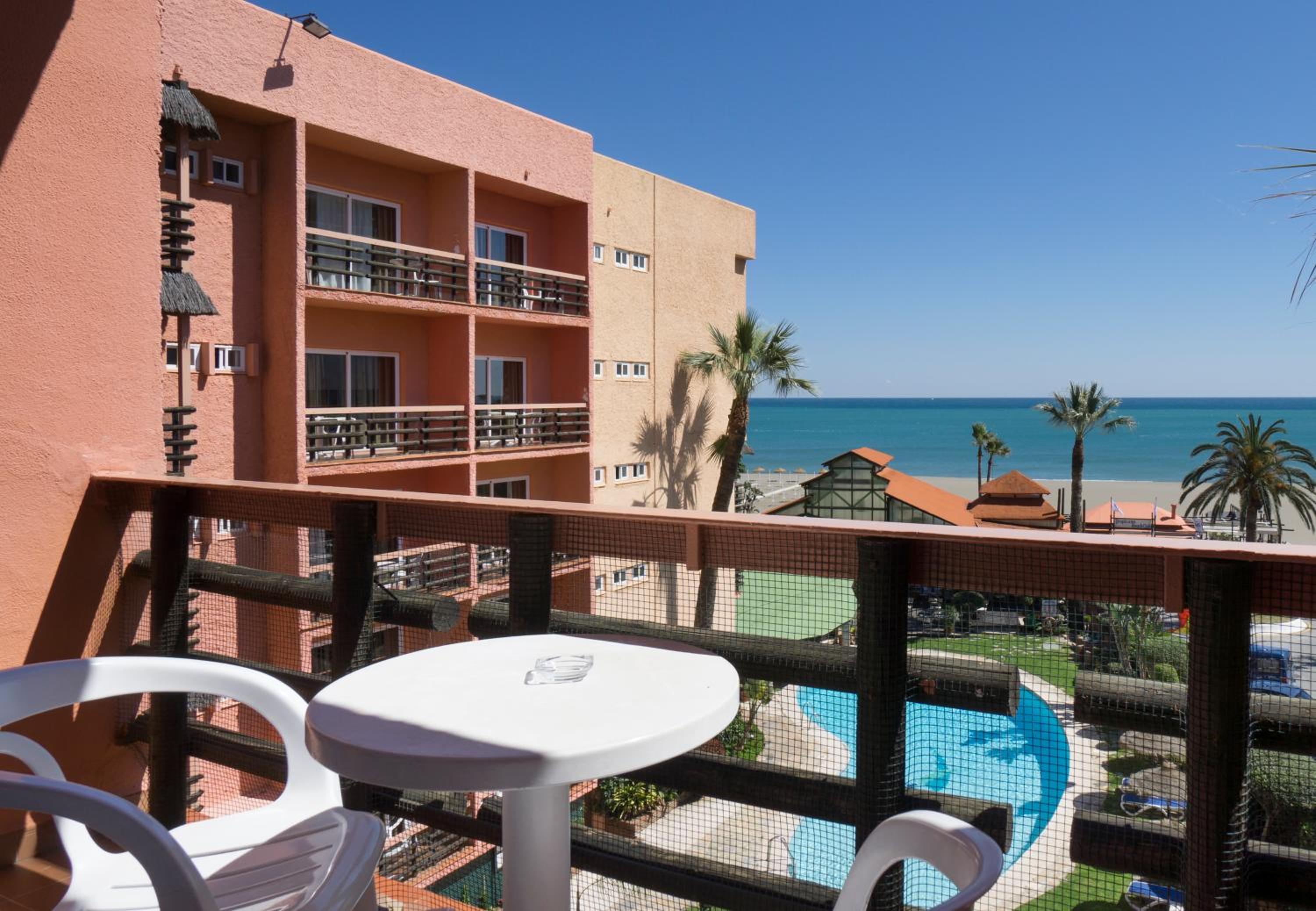 Double or Twin Room with Frontal Sea View - Photo 2