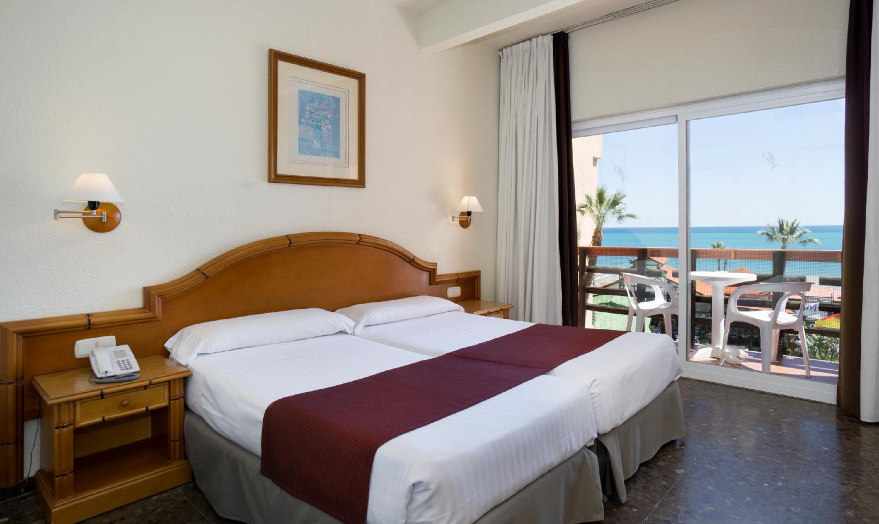 Double or Twin Room with Frontal Sea View - Photo 1