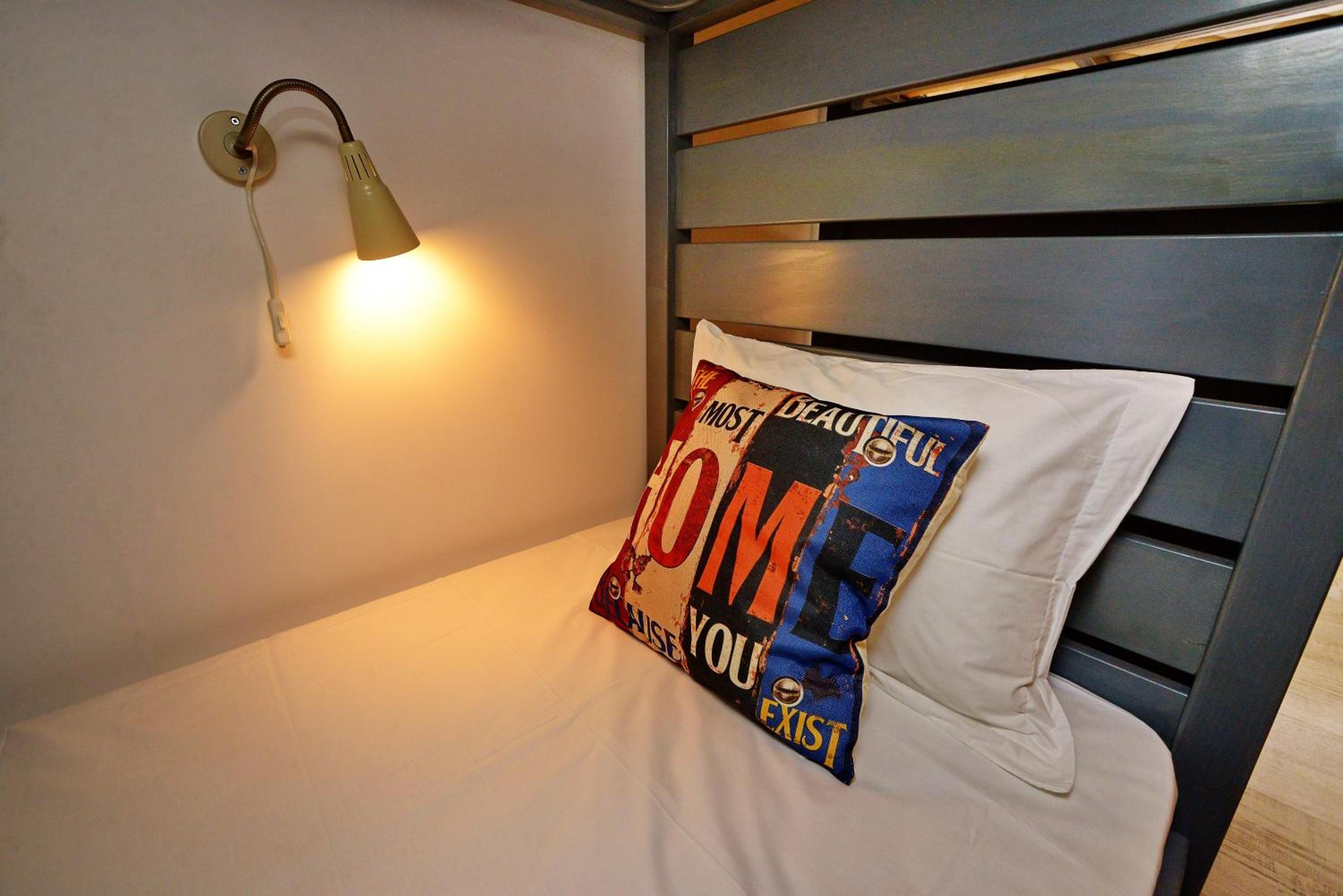 Bed in 10-Bed Mixed Dormitory Room photo 1