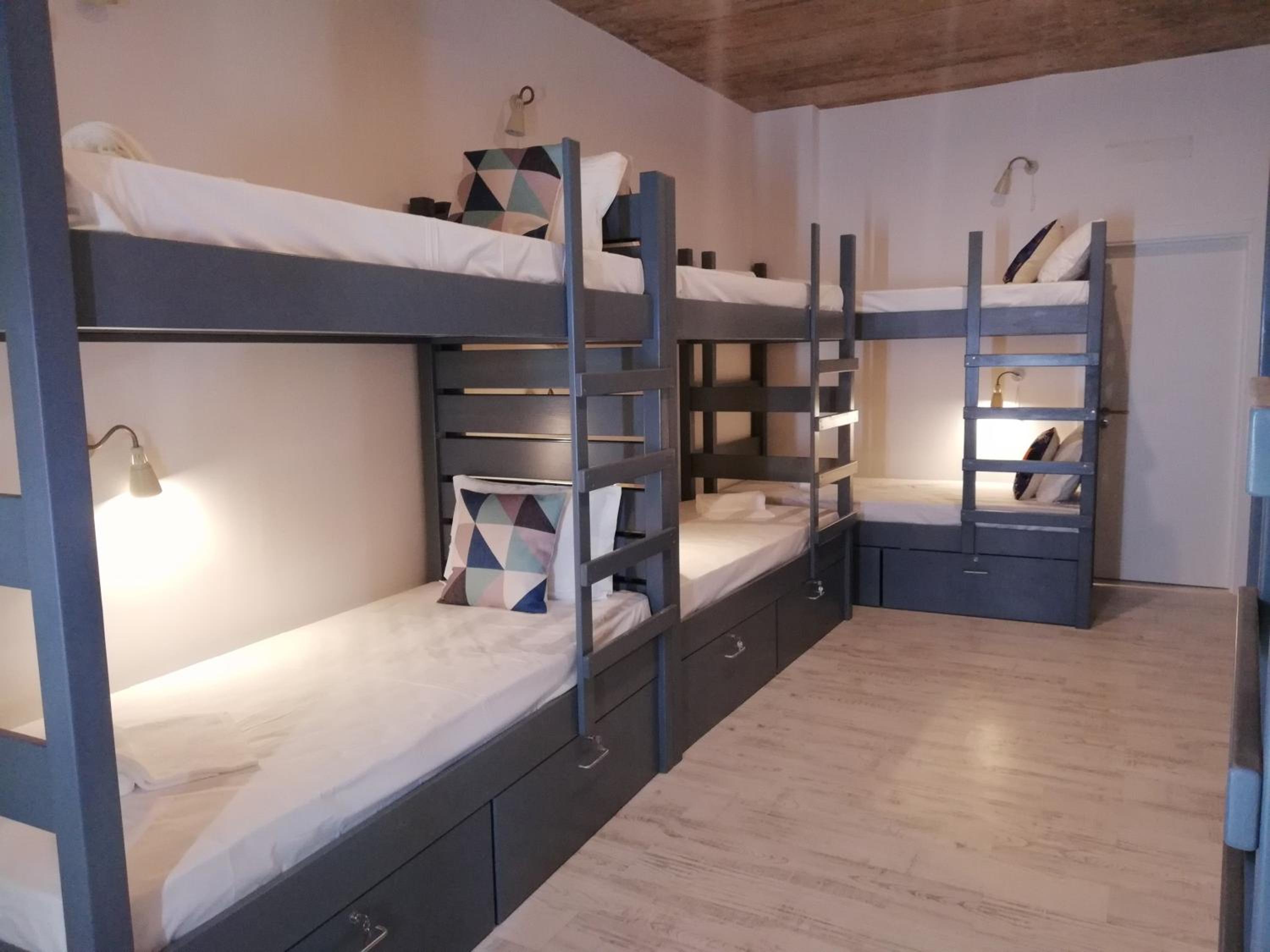 Bed in 10-Bed Mixed Dormitory Room photo 3