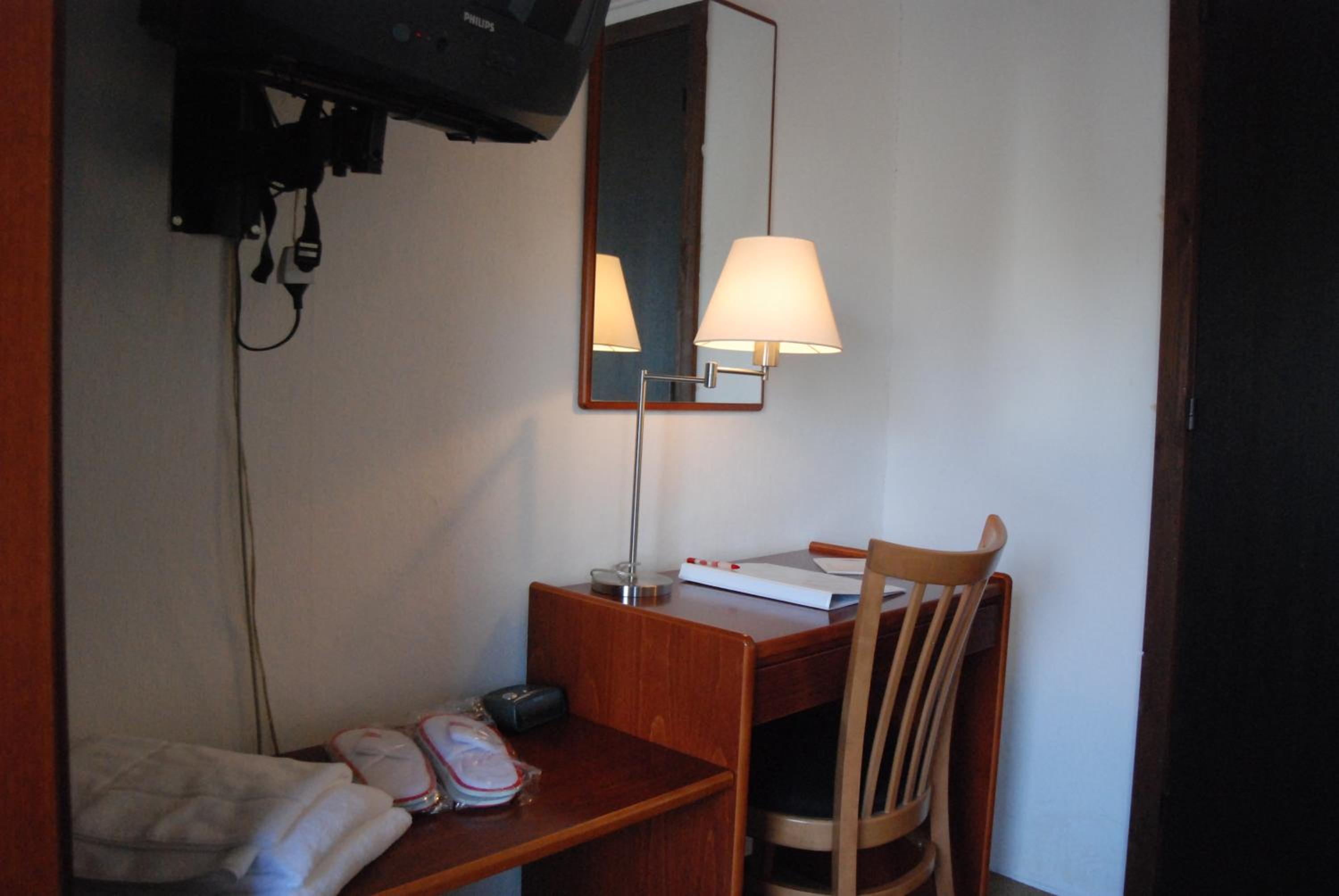 Double or Twin Room - Photo 1