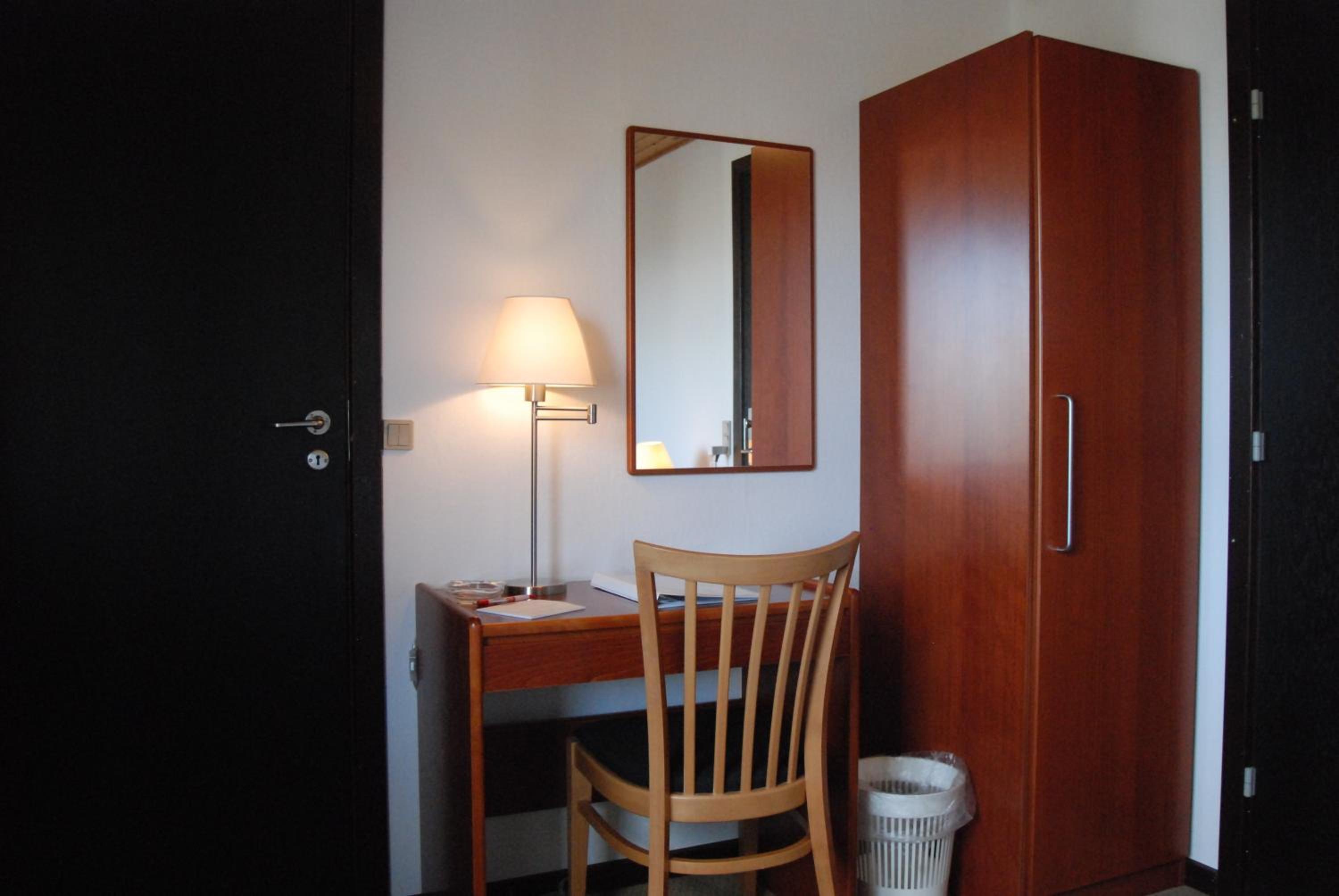 Budget Double or Twin Room - Photo 2