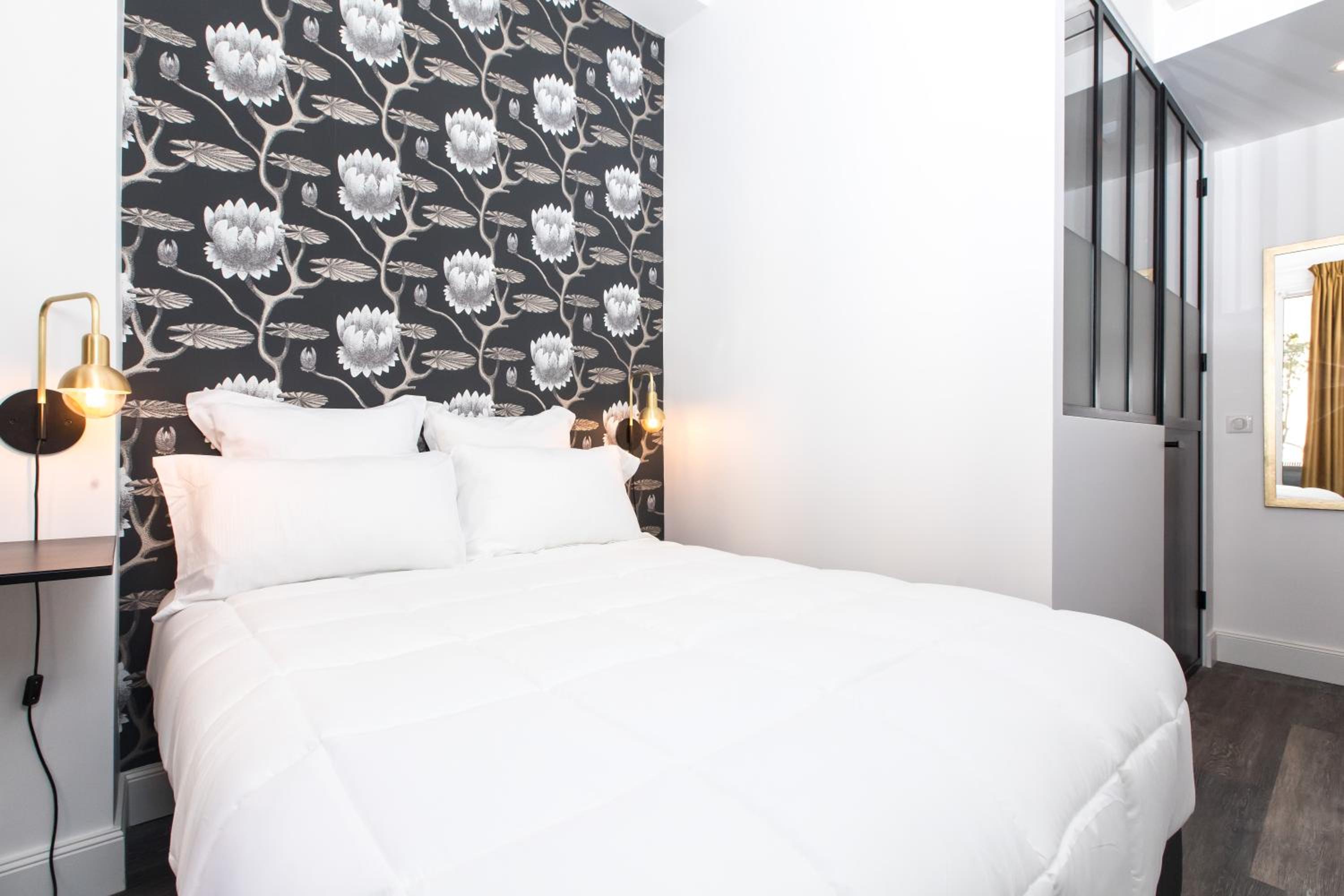 Standard Double Room - Photo 5