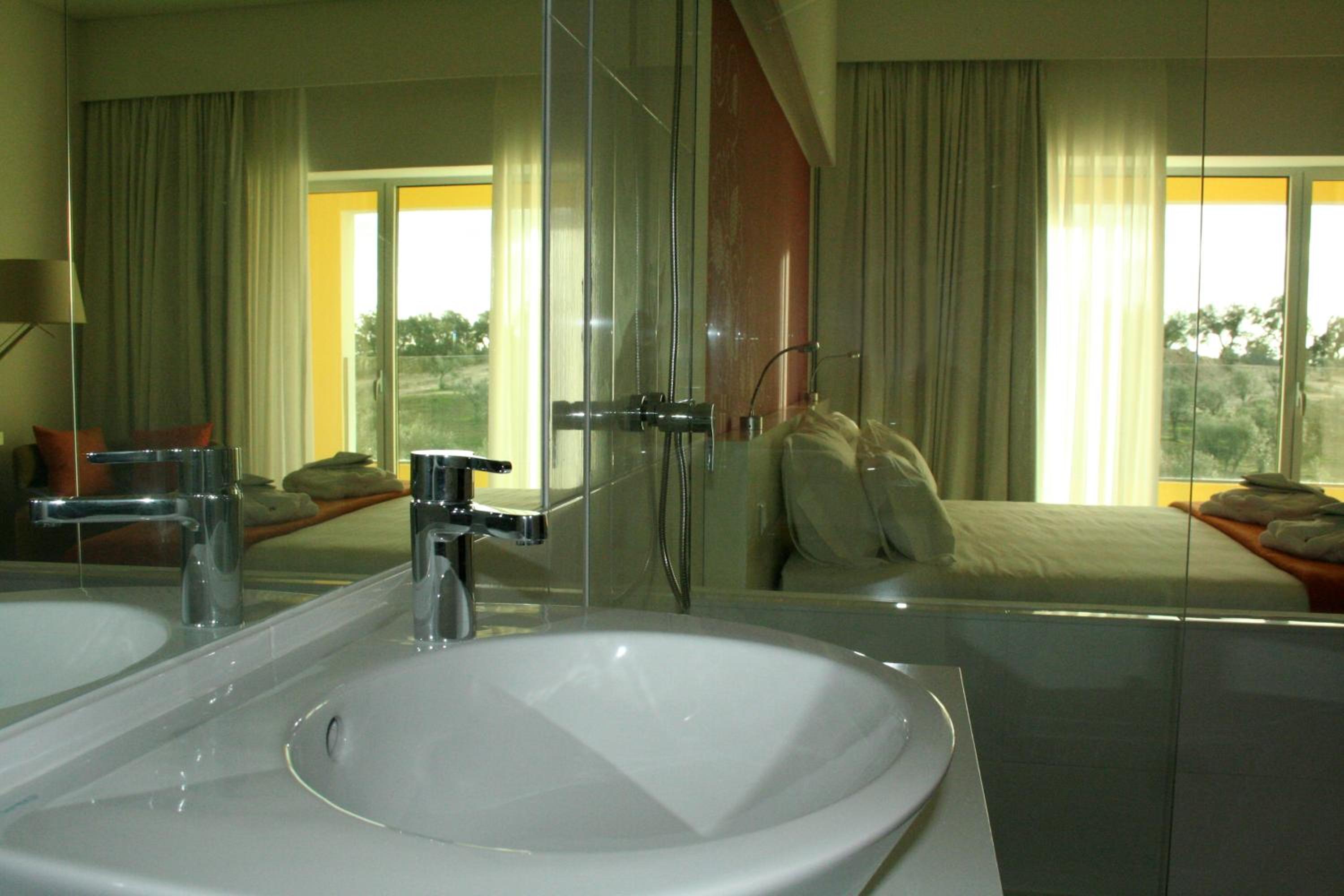 Standard Double Room - Photo 5