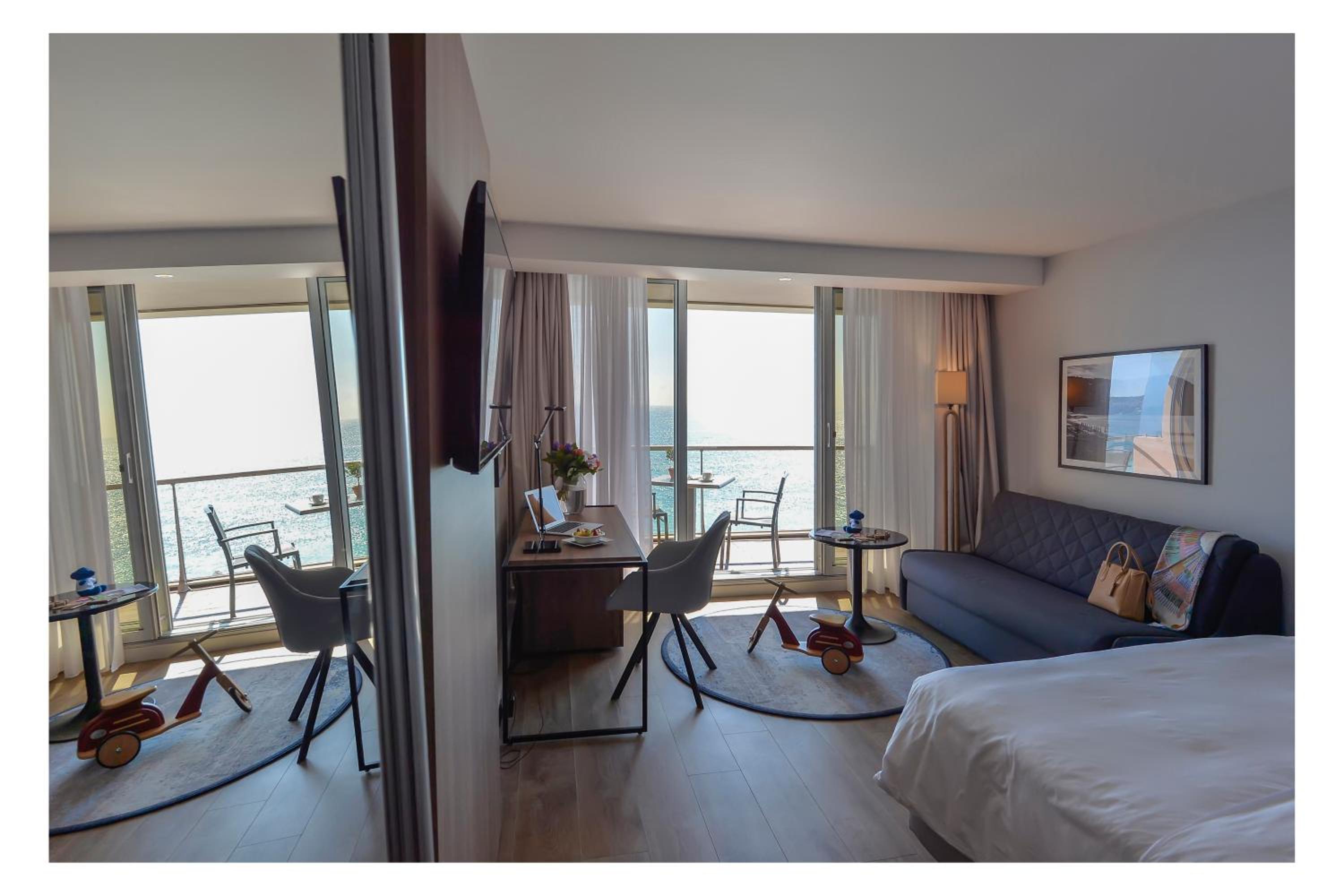 Family Room with Sea View and Terrace - Photo 8