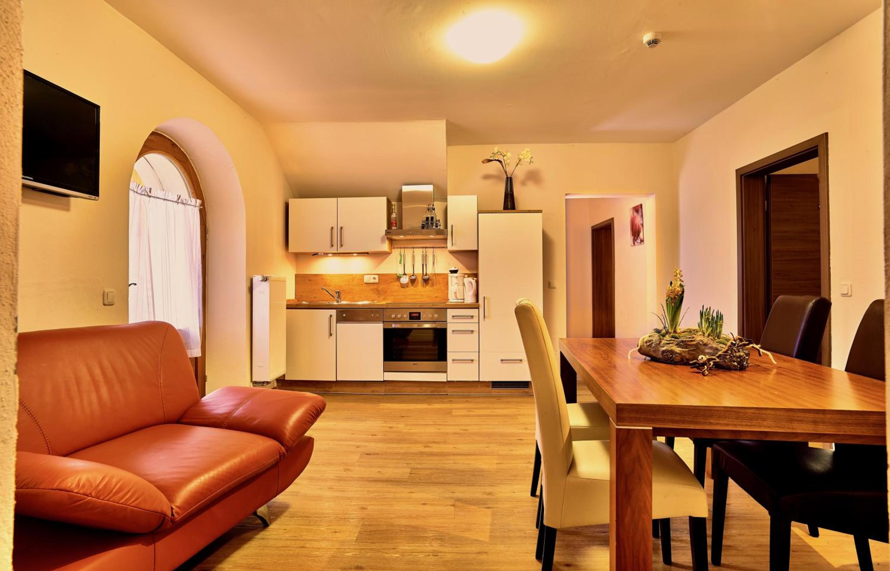 Apartment photo 2