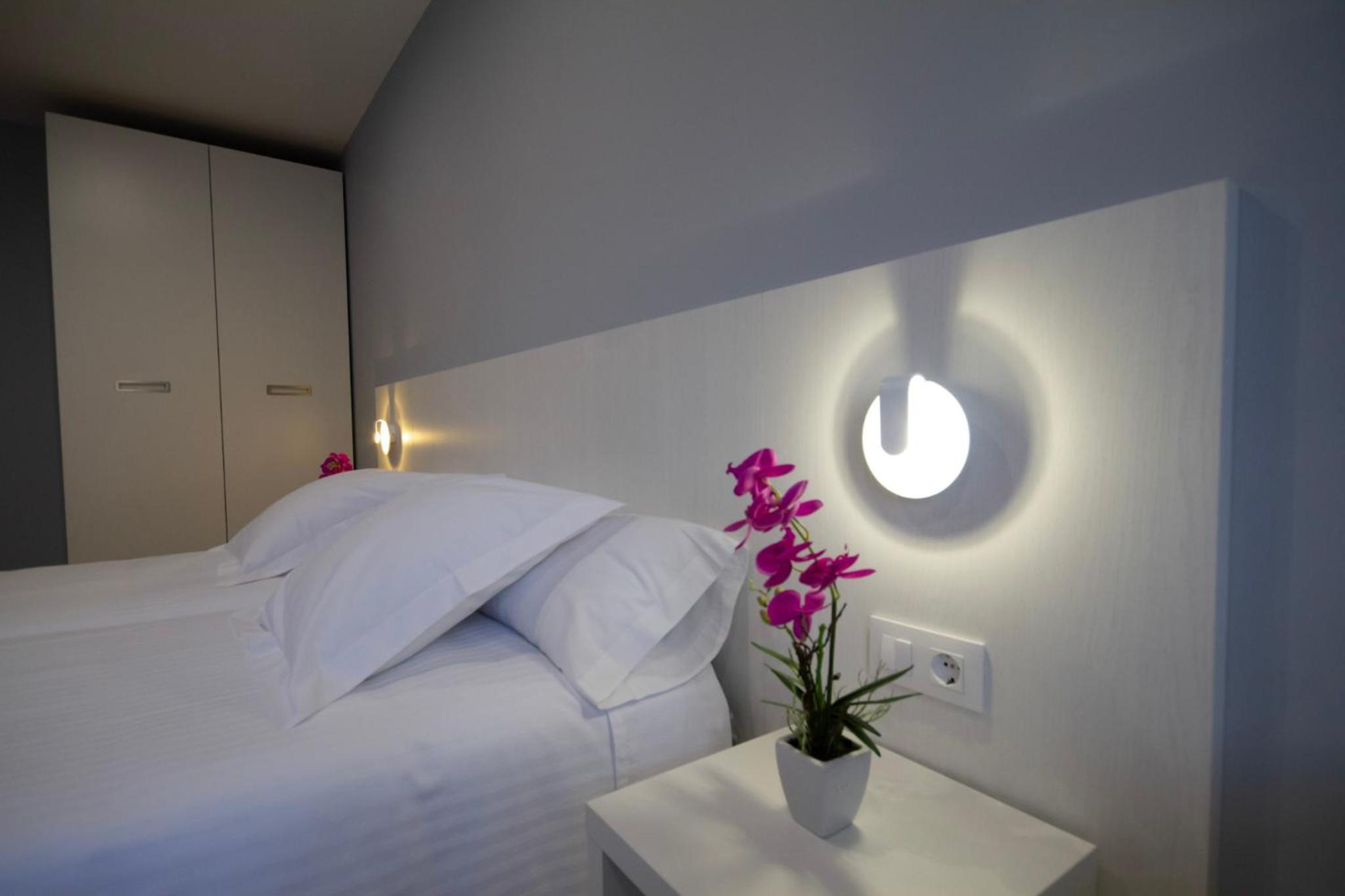 Double Room with Private Bathroom photo 2