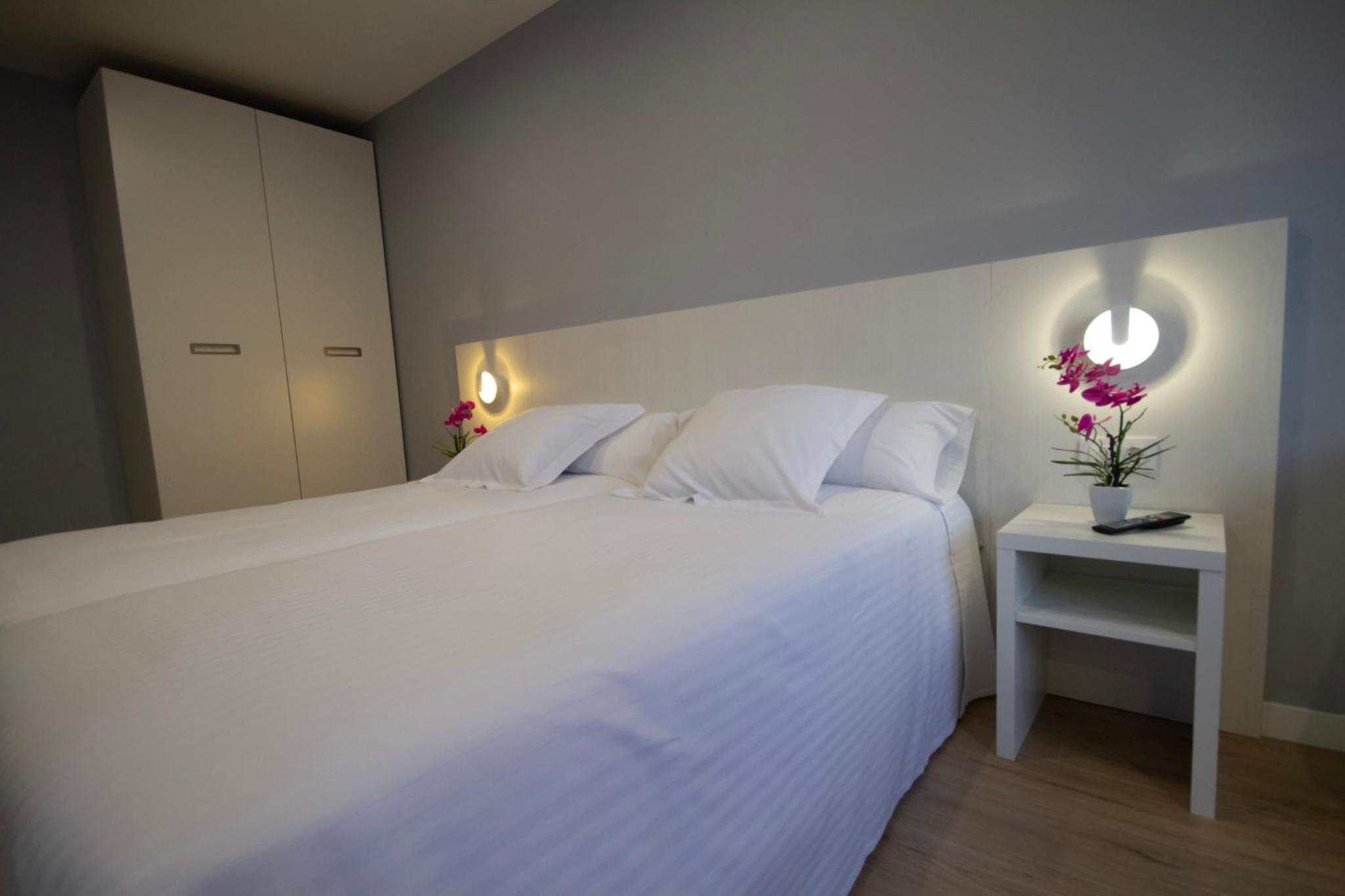 Double Room with Private Bathroom photo 3