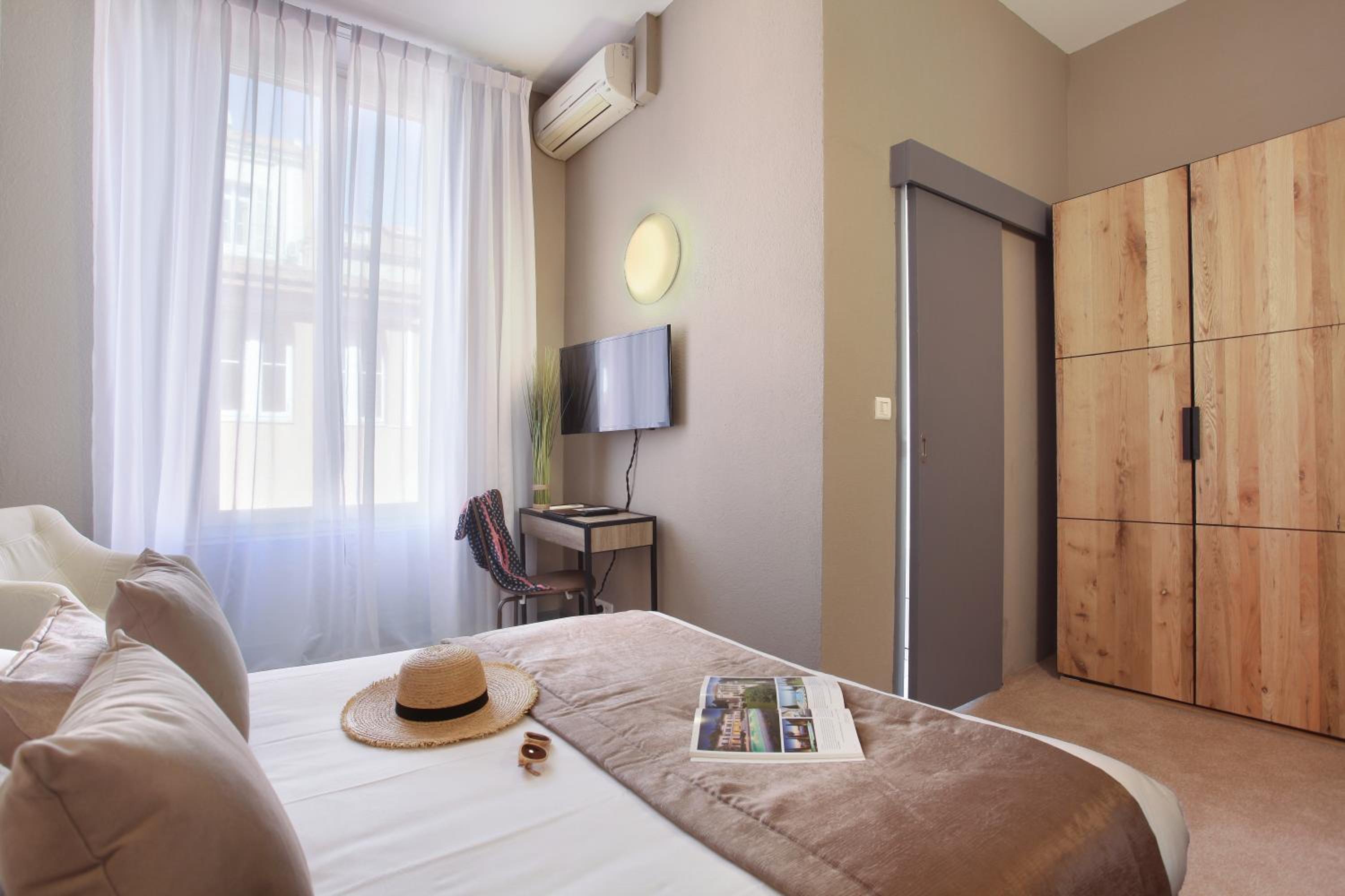 Double or Twin Superior Room - Photo 13