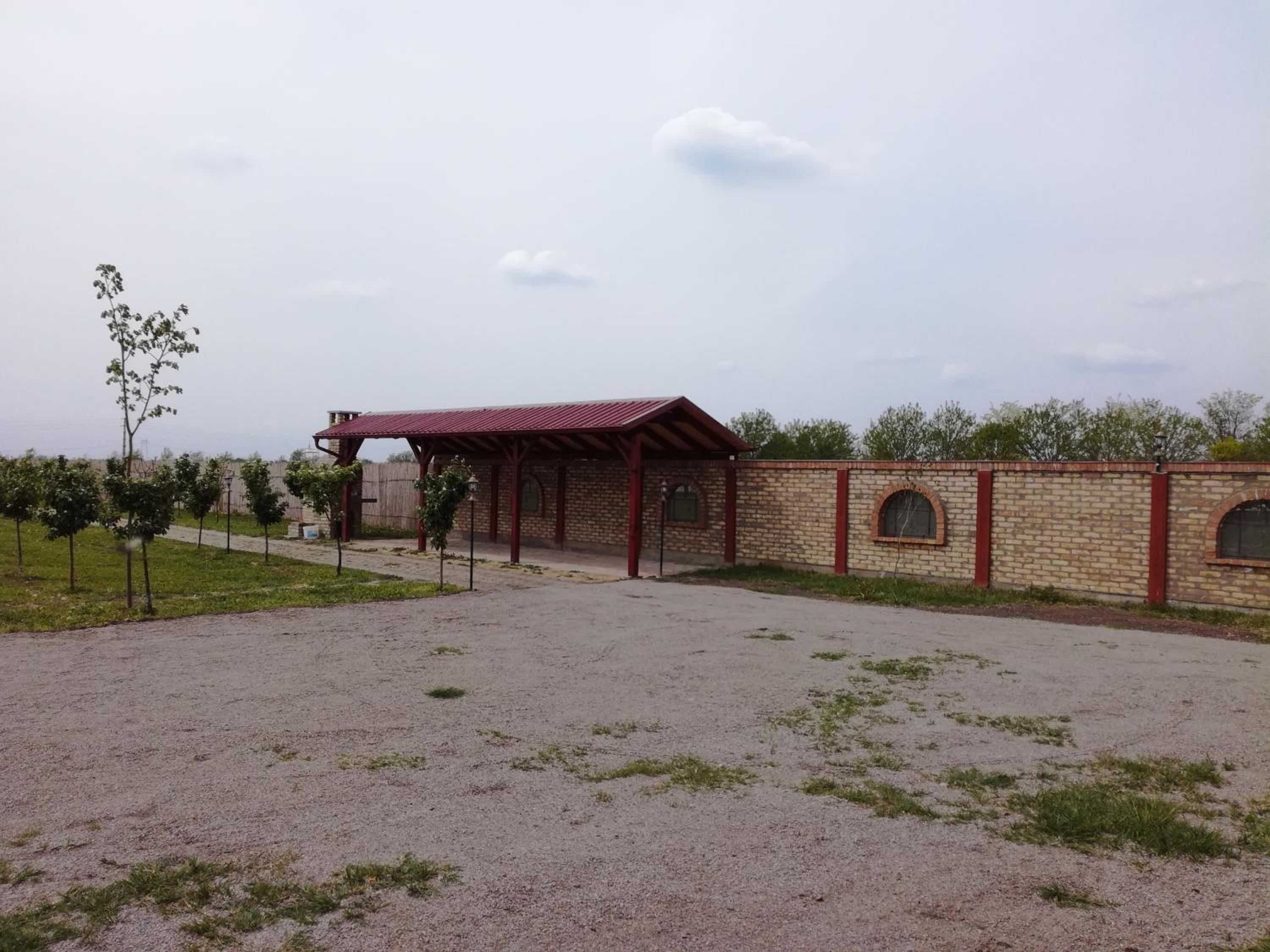 Empty Lot photo 2
