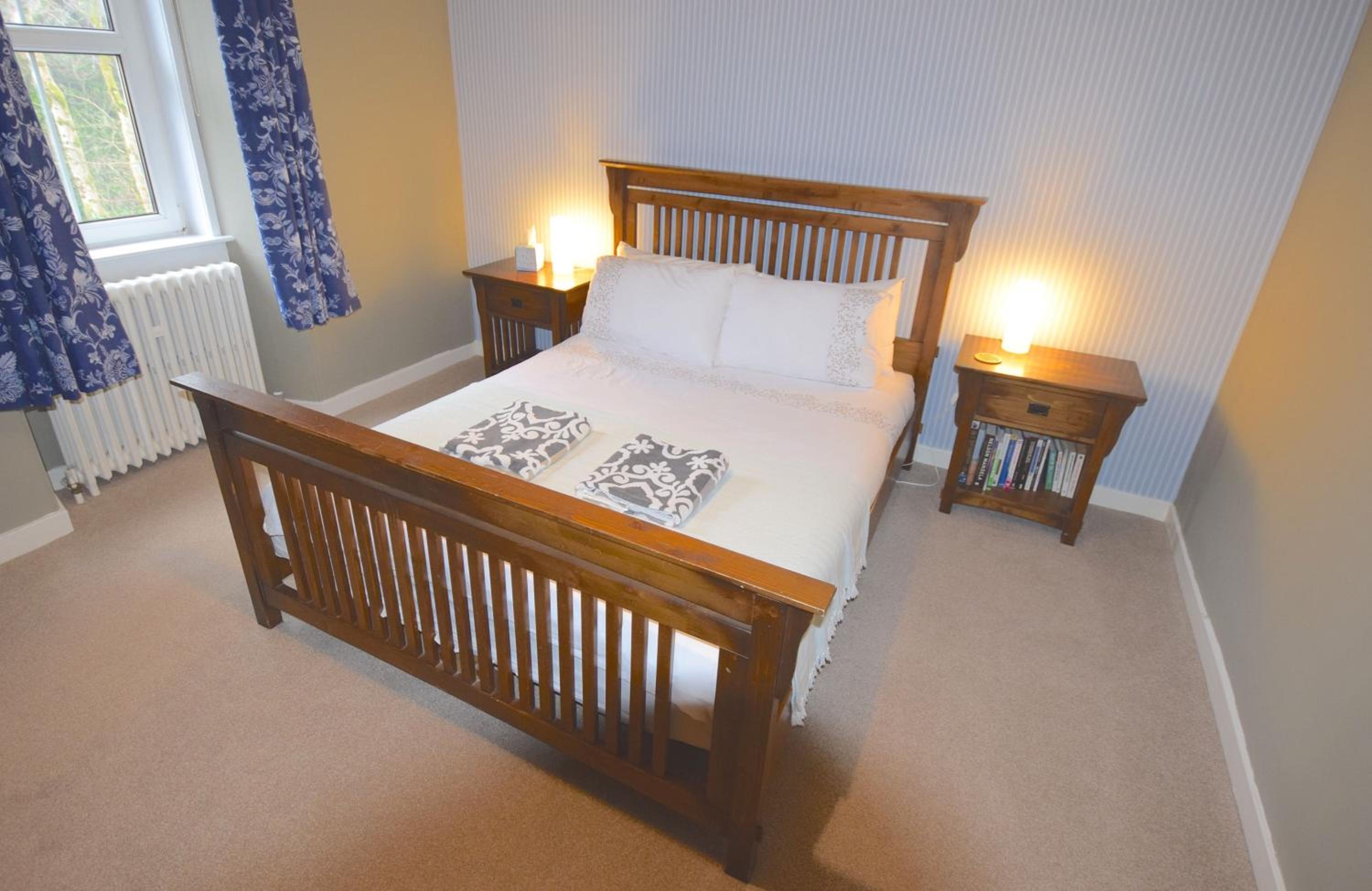 Five-Bedroom House photo 2