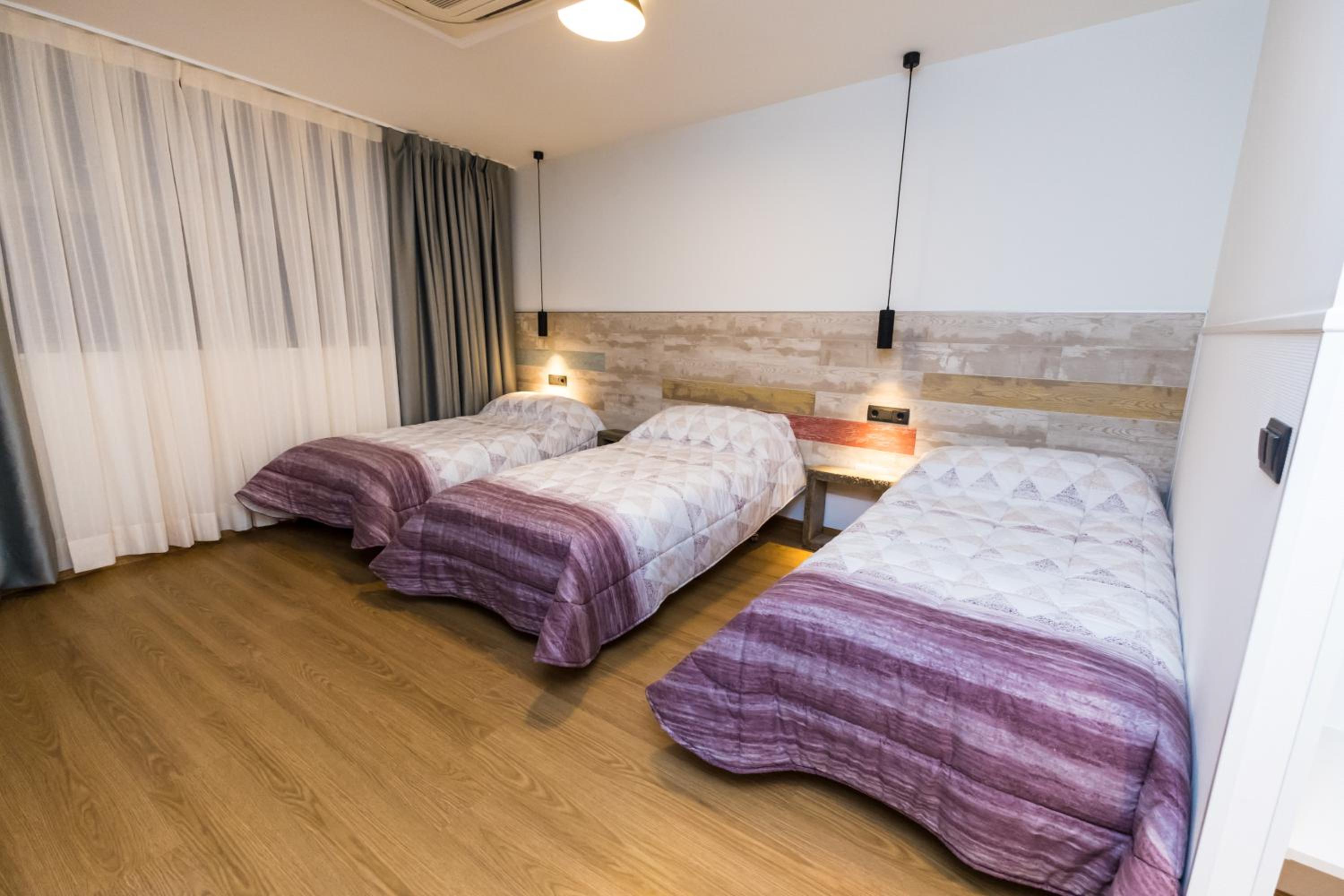 Habitación Triple con Baño Privado