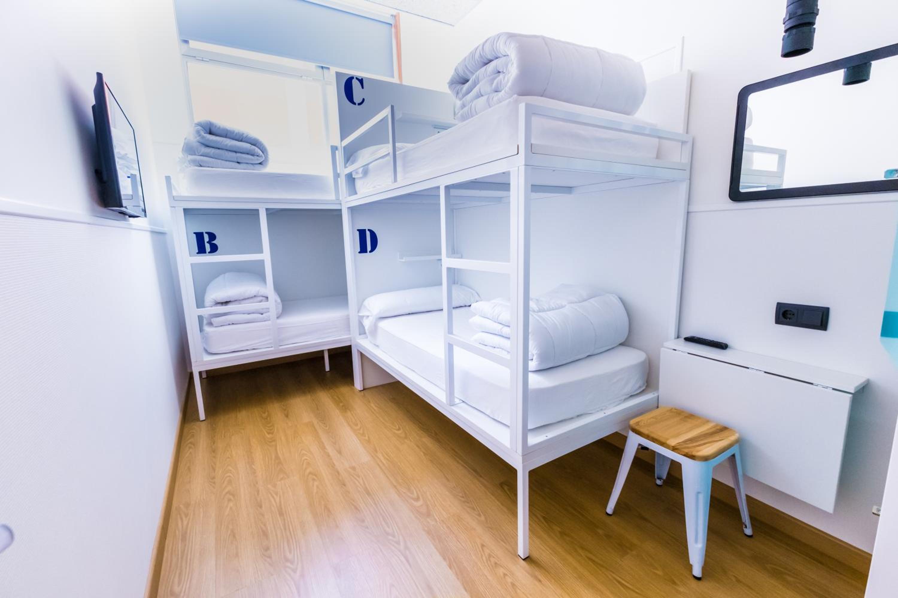 Cama en Habitación Compartida Mixta de 4 Camas