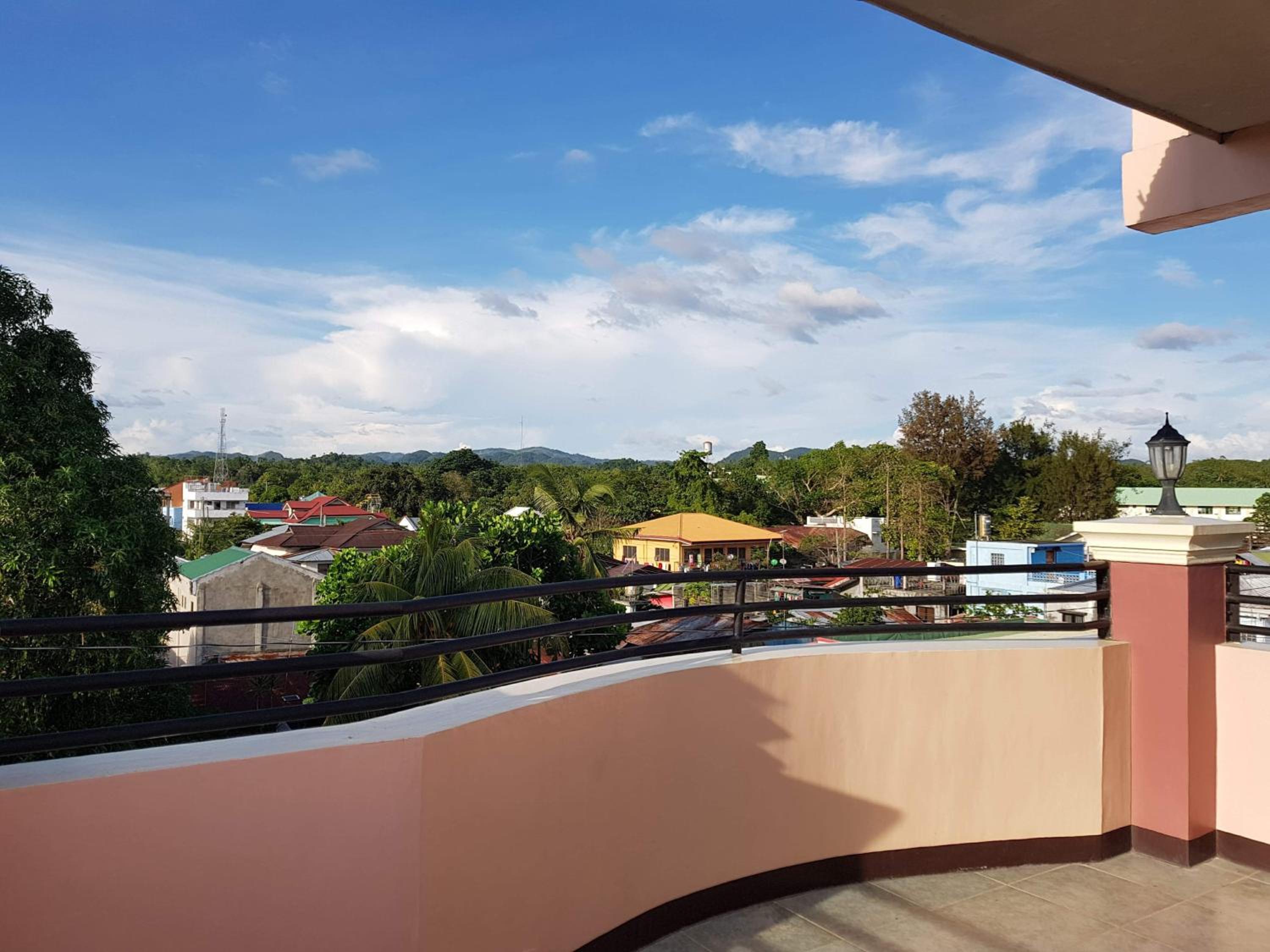 Apartment with Balcony - Photo 13