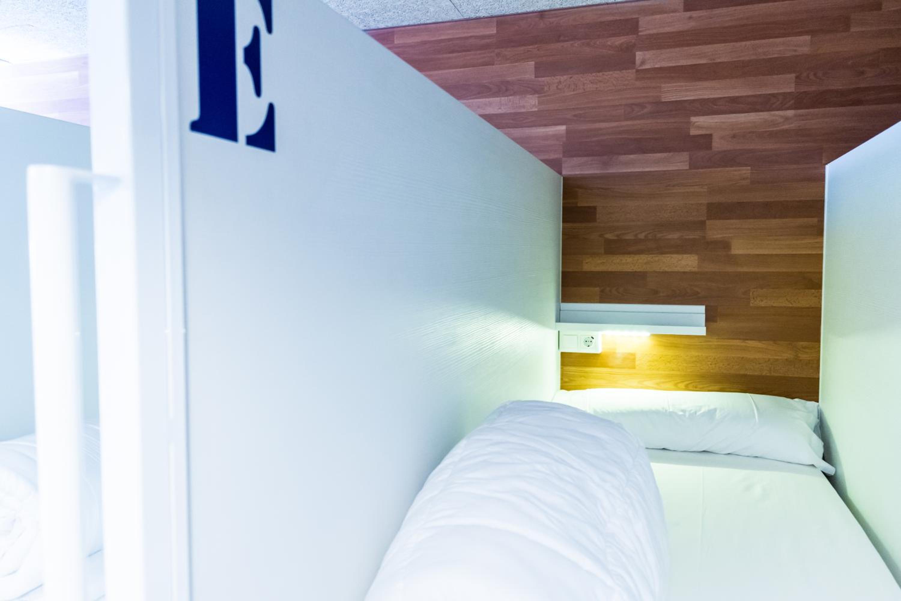 Cama en Habitación Compartida Mixta de 6 Camas