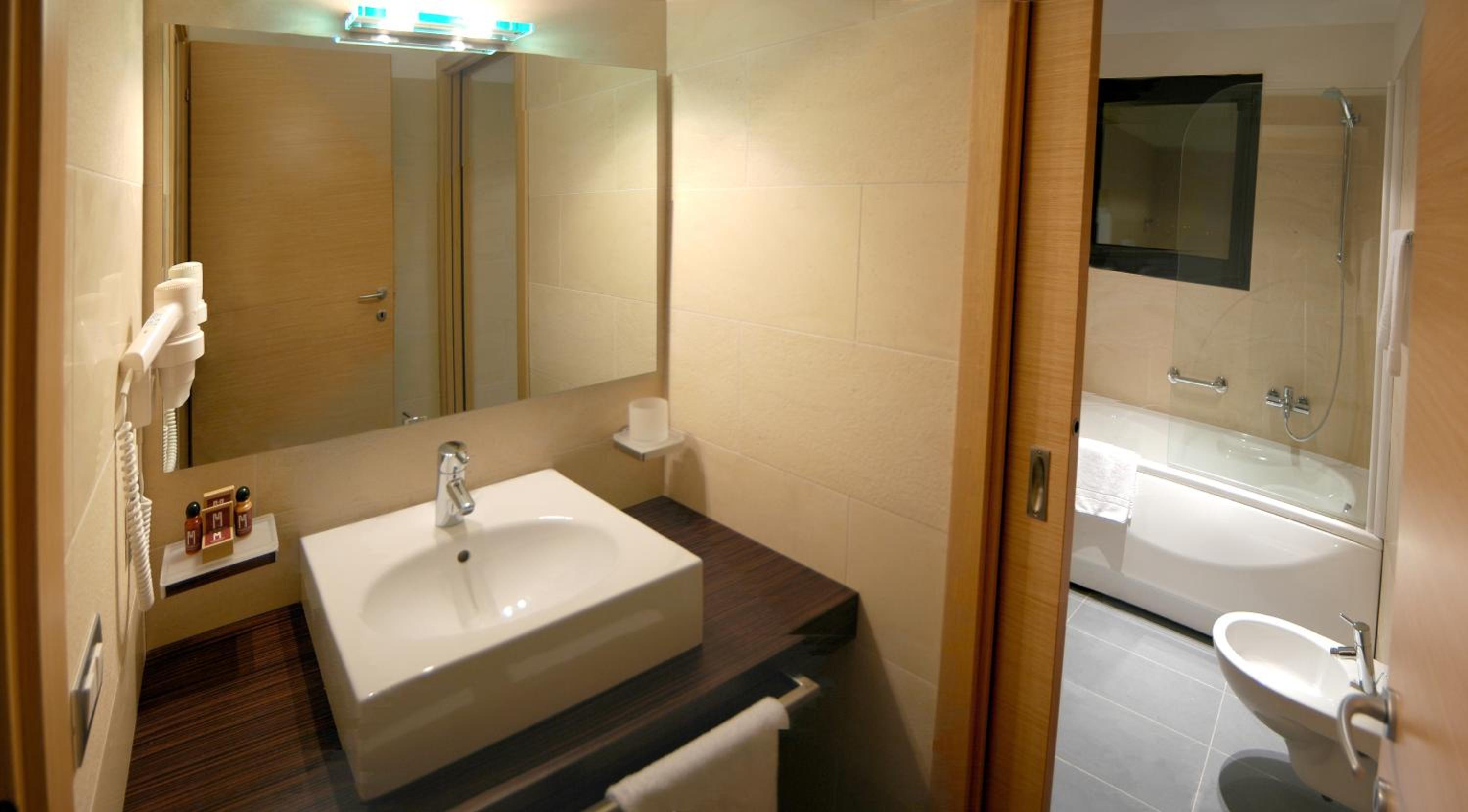 Superior Twin Room photo 2