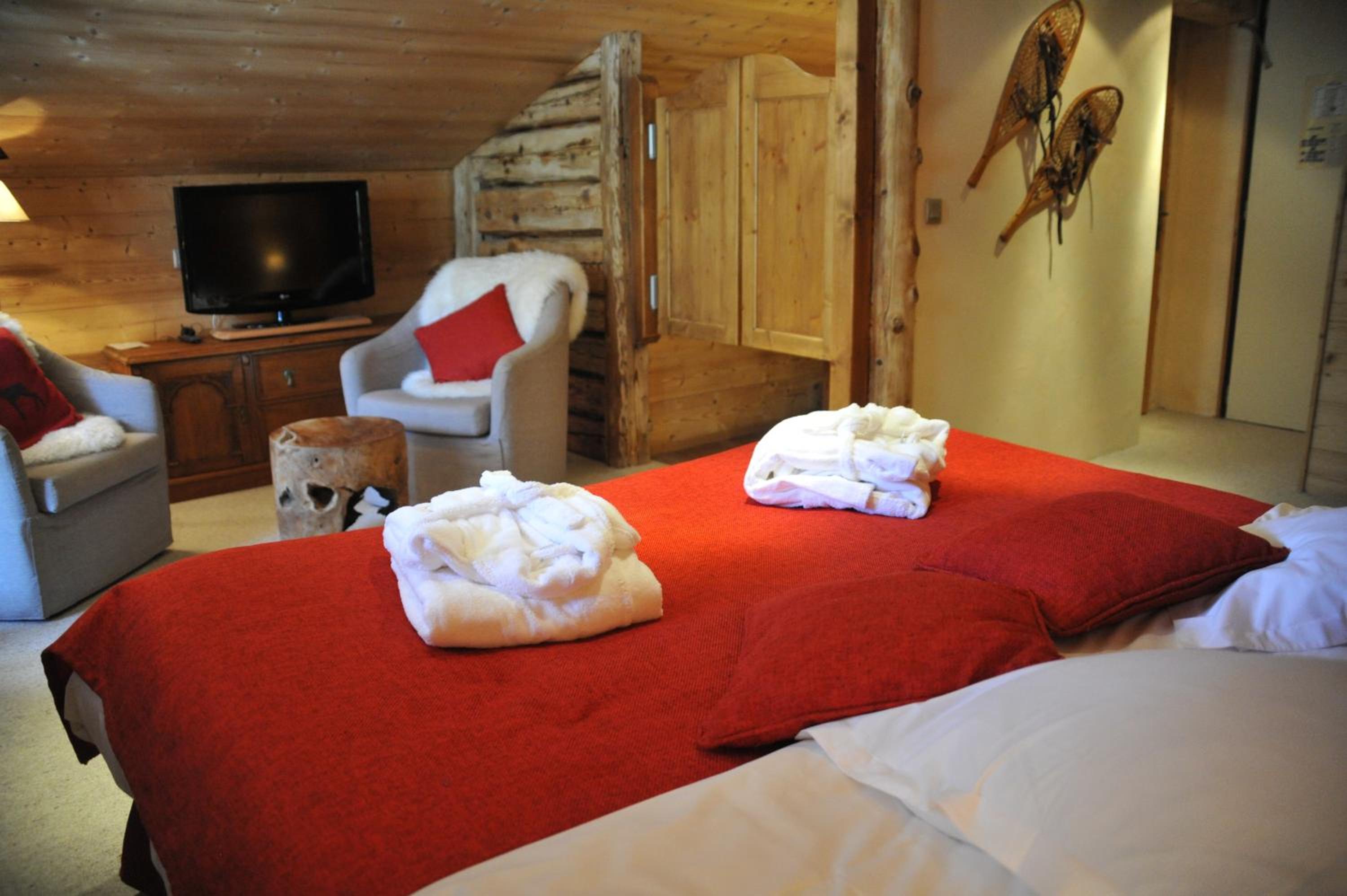 Double or Twin Room - Photo 2
