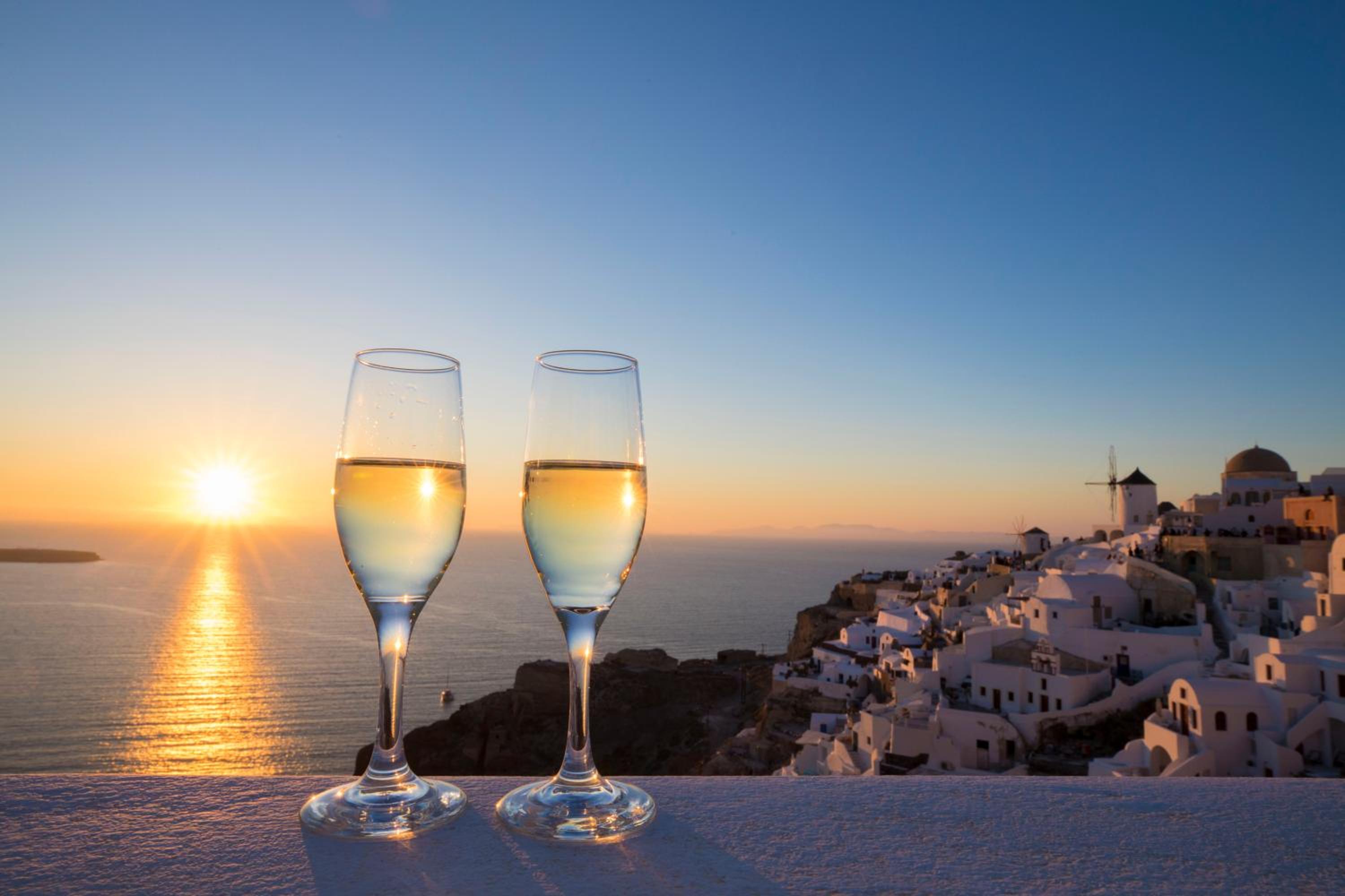 Honeymoon Suite with Panoramic Caldera & Direct Sunset Views - Photo 4