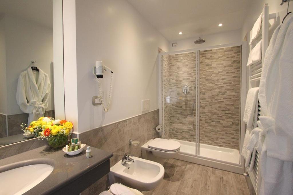 Standard Double Room - Photo 5