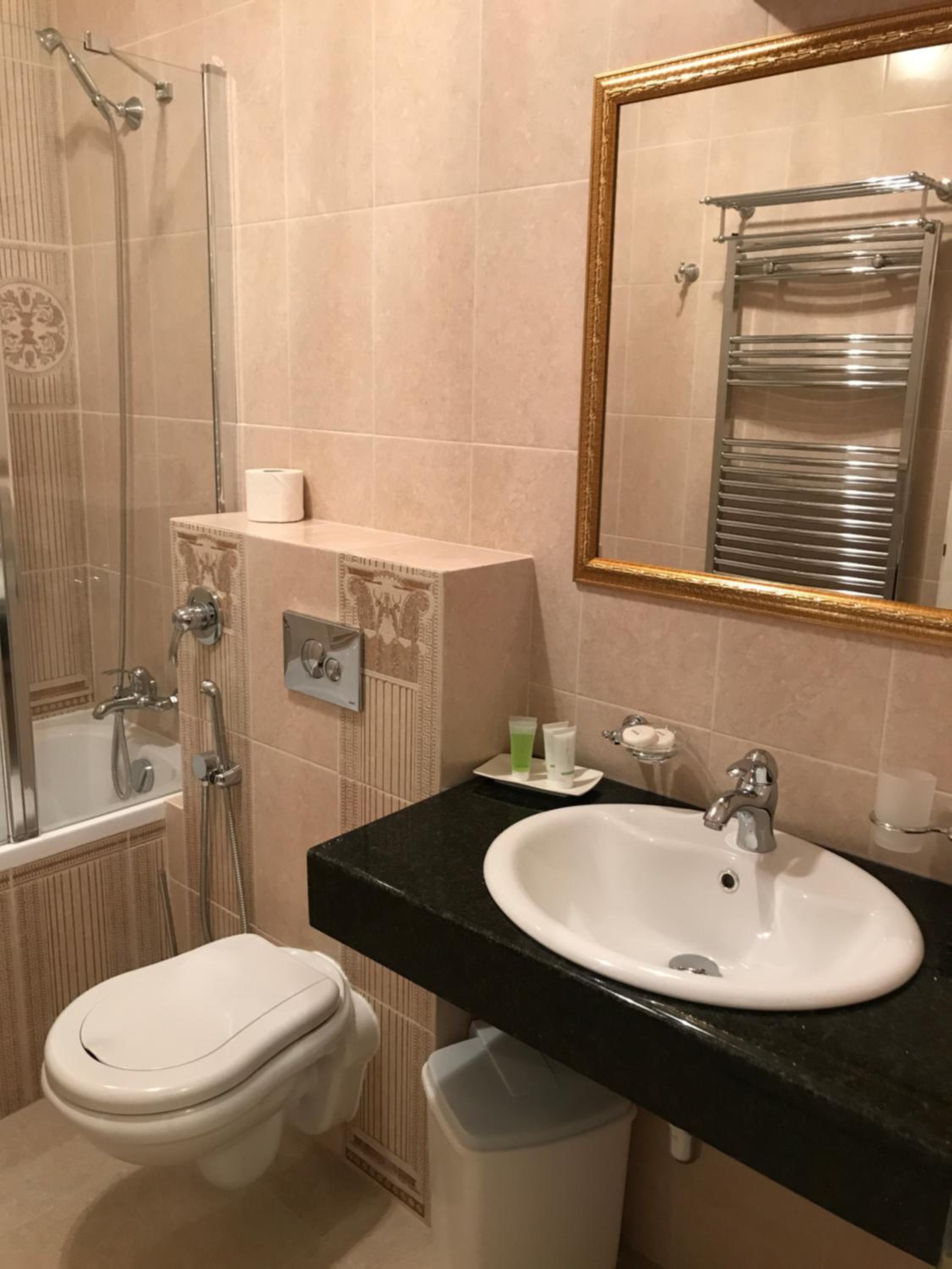 Deluxe Double Room - Photo 8