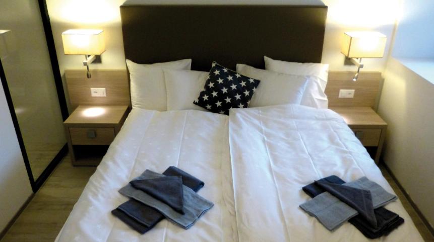 Double Room - Photo 7