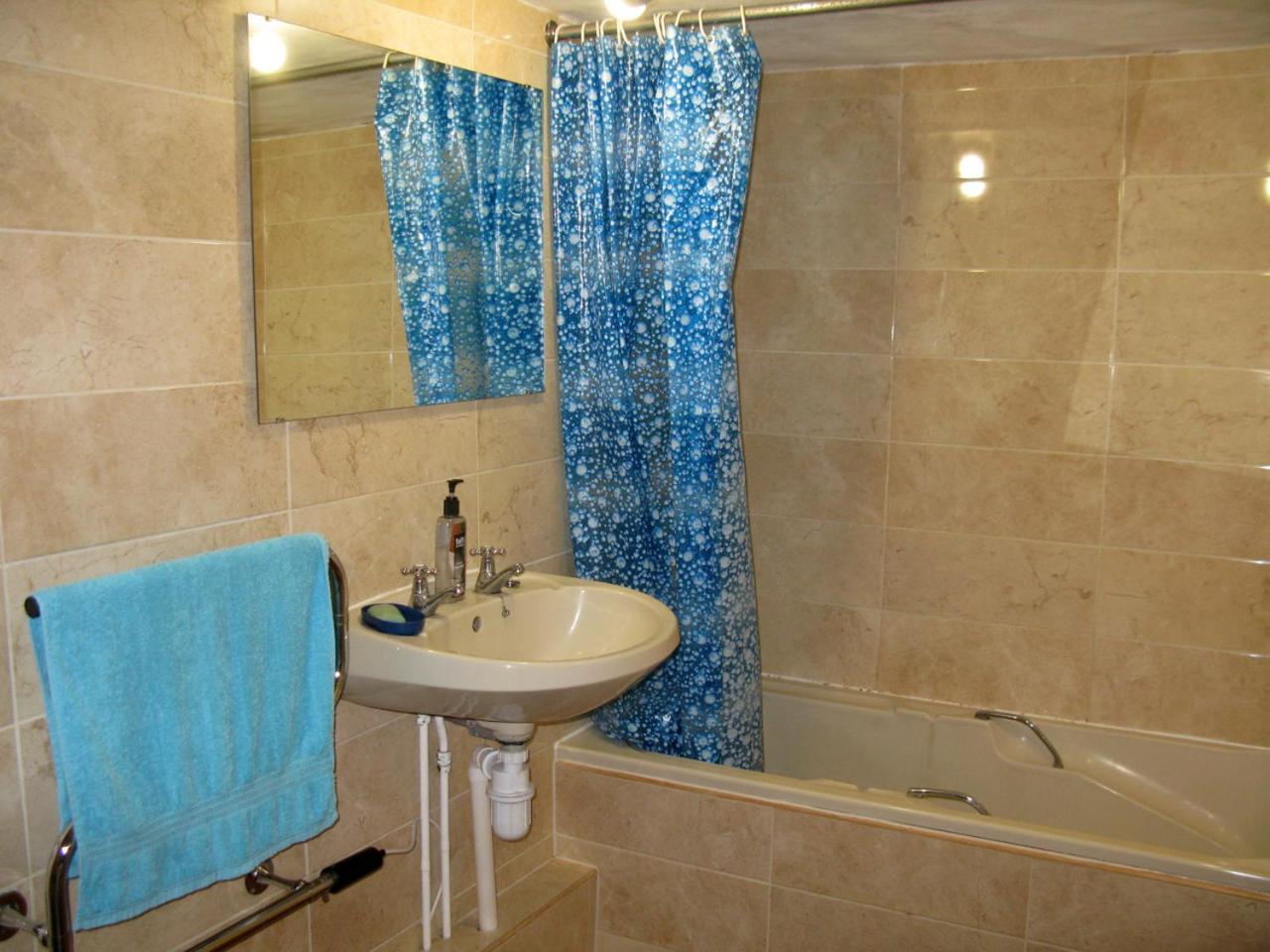 Family Room with Mountain View - Photo 11