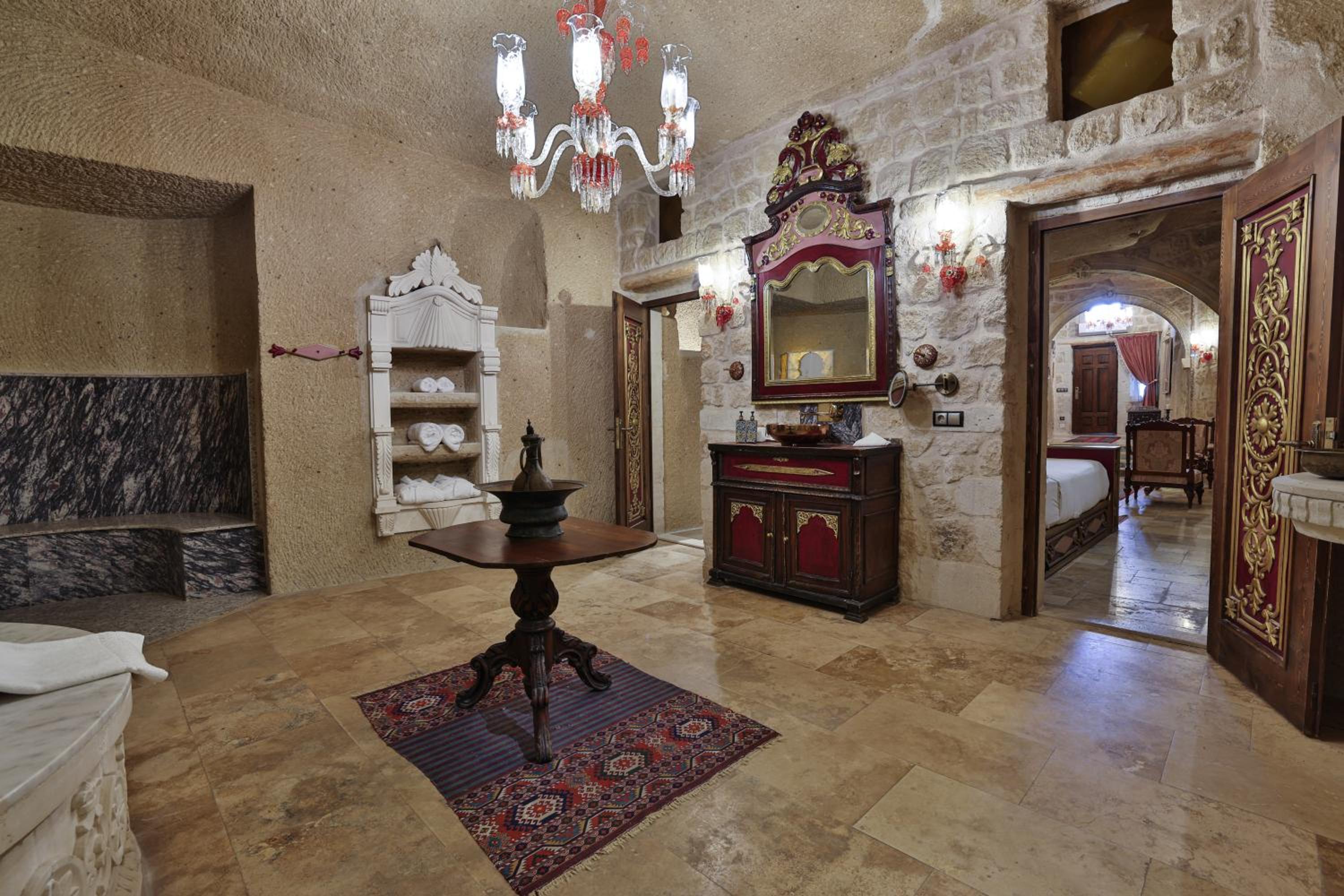 Premium King Cave Junior Suite with Whirlpool