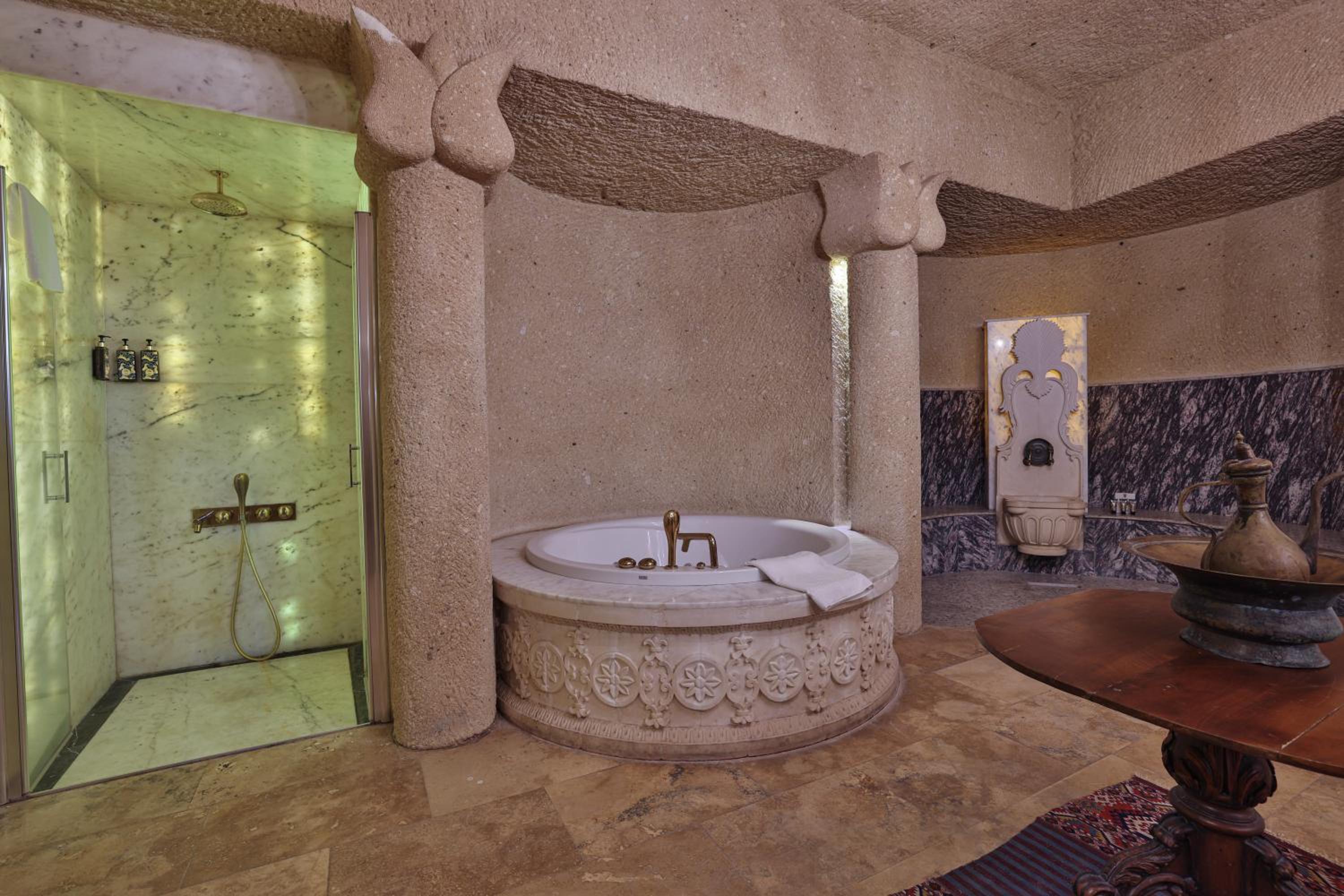 Premium King Cave Junior Suite with Whirlpool