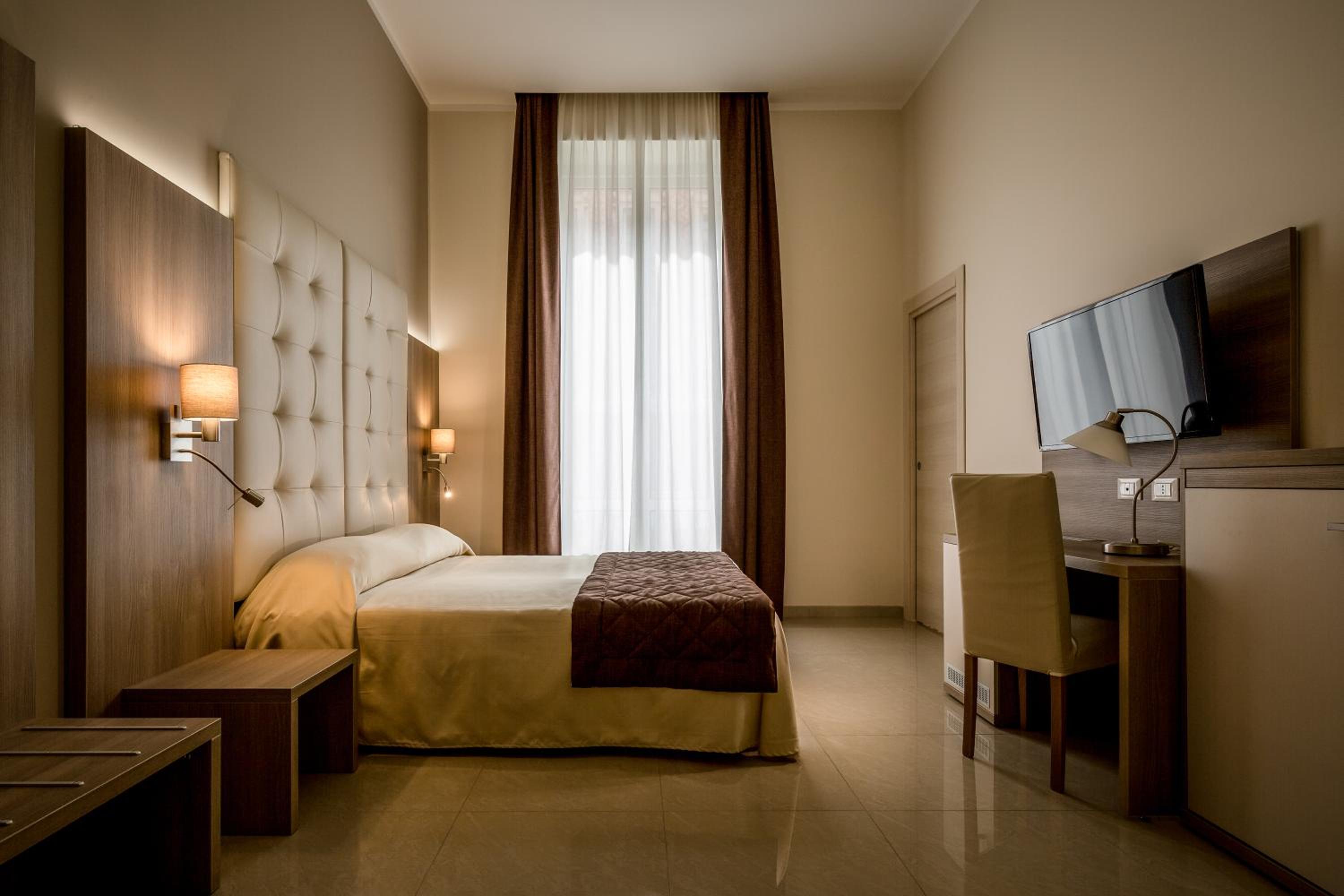 Superior Double or Twin Room - Photo 7