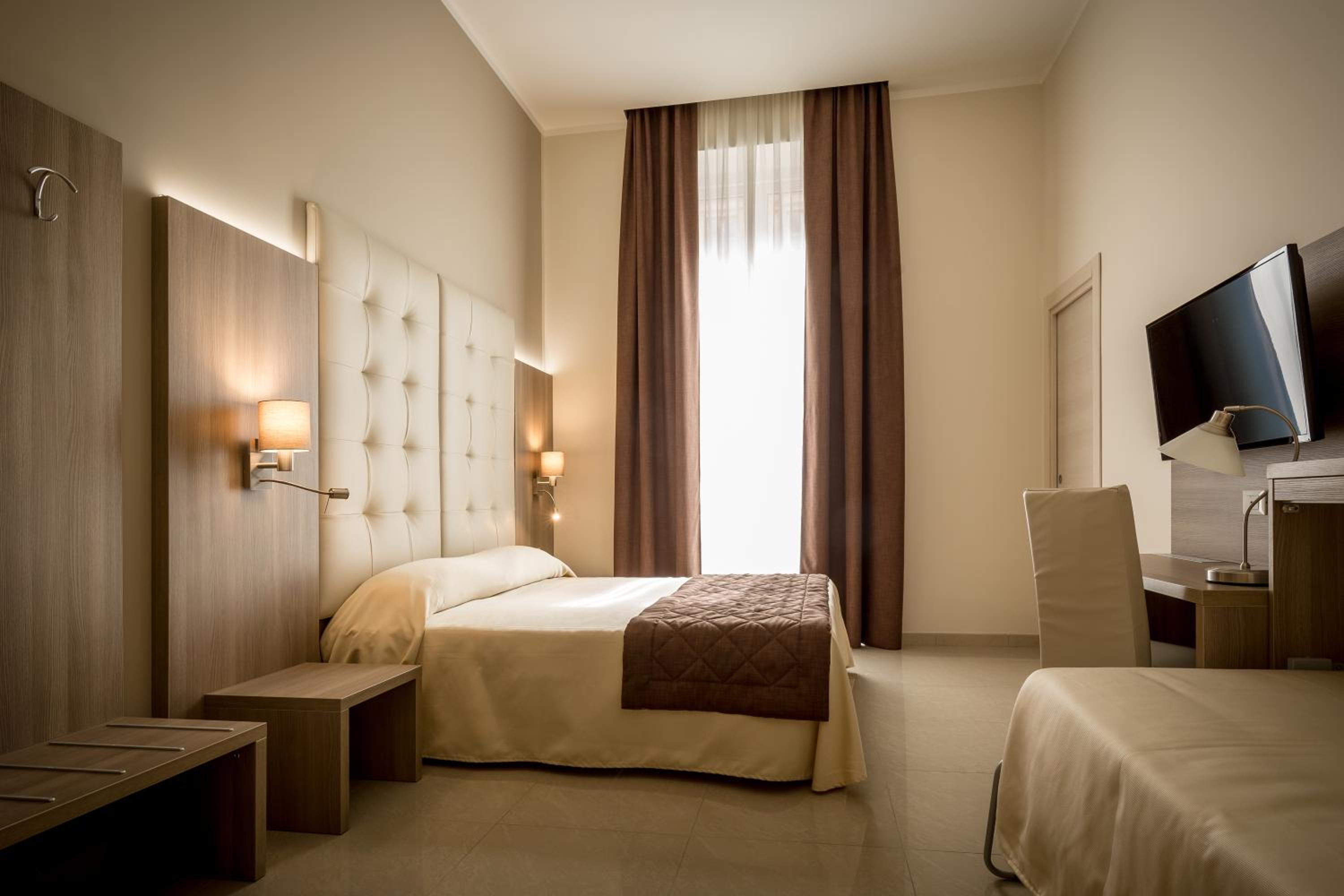 Superior Double or Twin Room - Photo 13