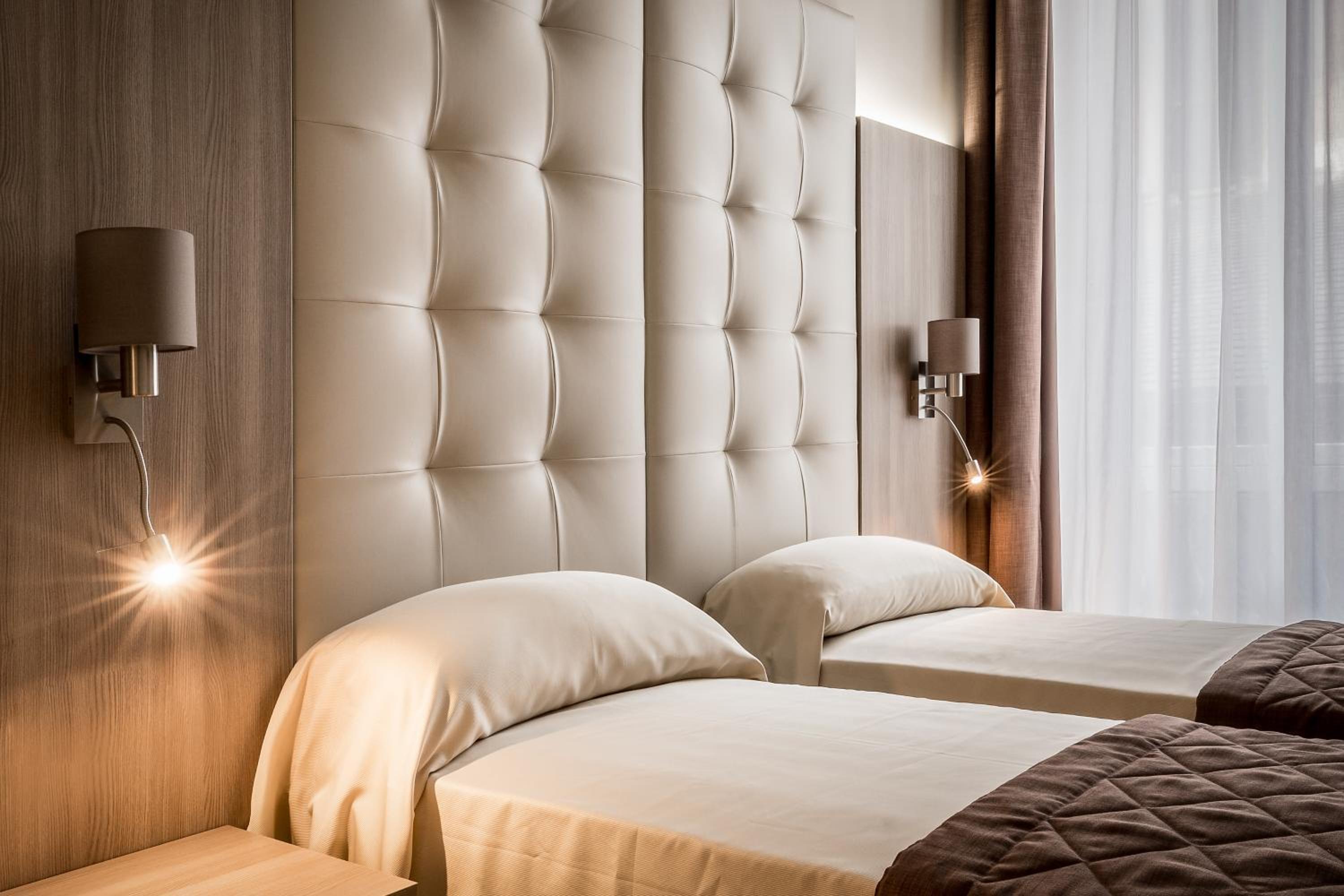 Superior Double or Twin Room - Photo 17