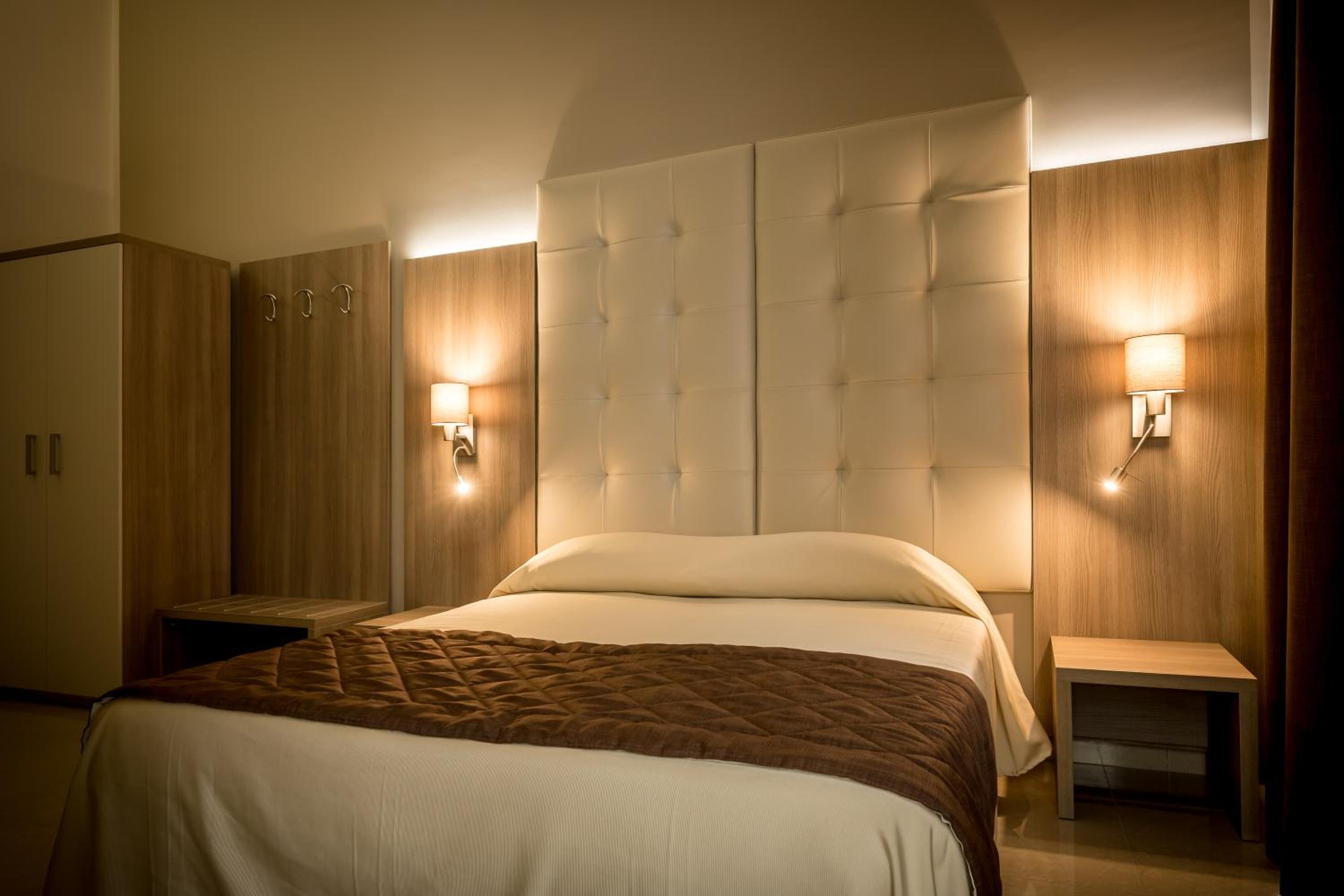 Superior Double or Twin Room - Photo 4