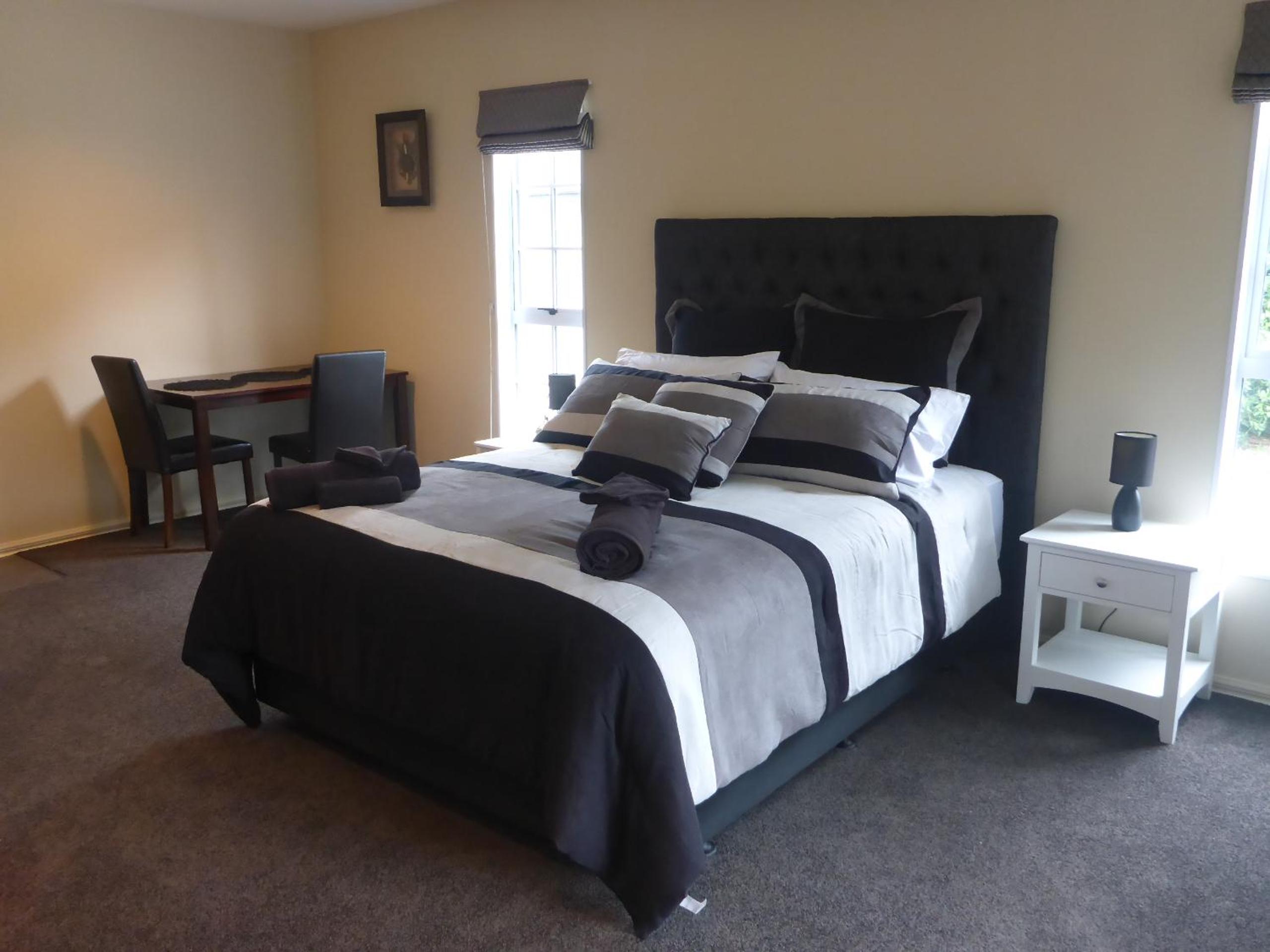 Deluxe Queen Room