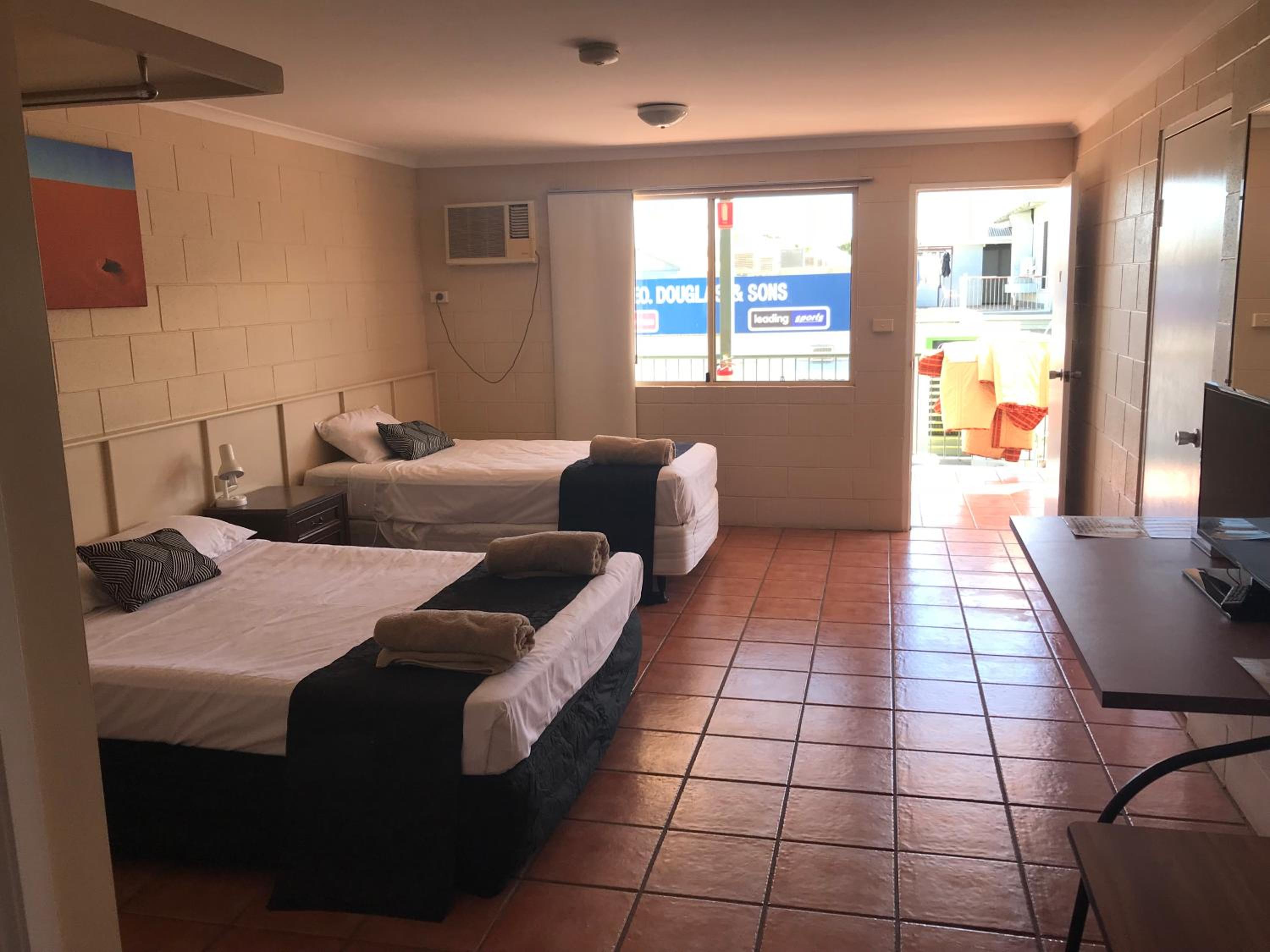 Deluxe Room (2 Adults + 1 Child) photo 1