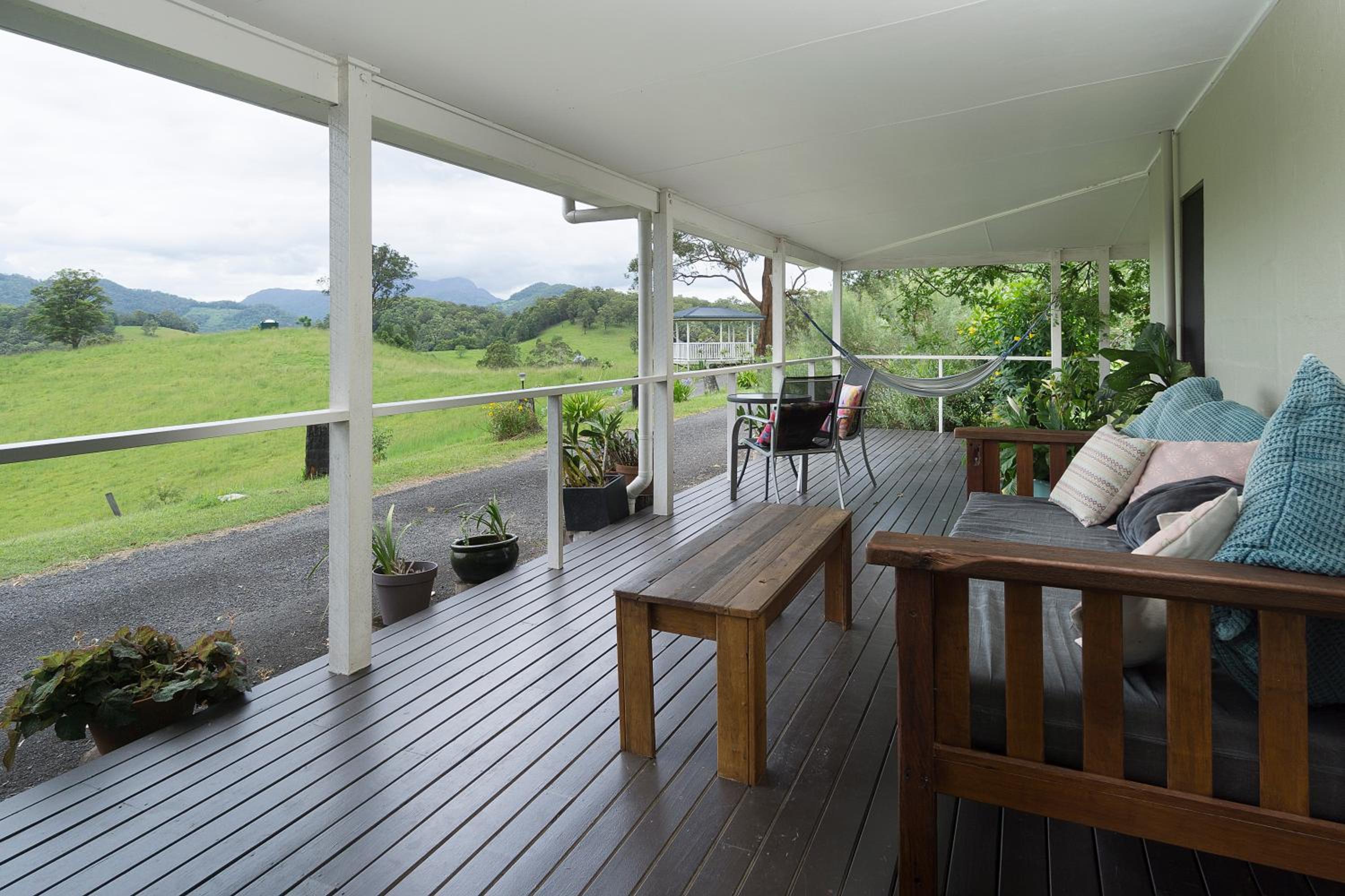 Queen Suite with Mountain View photo 2