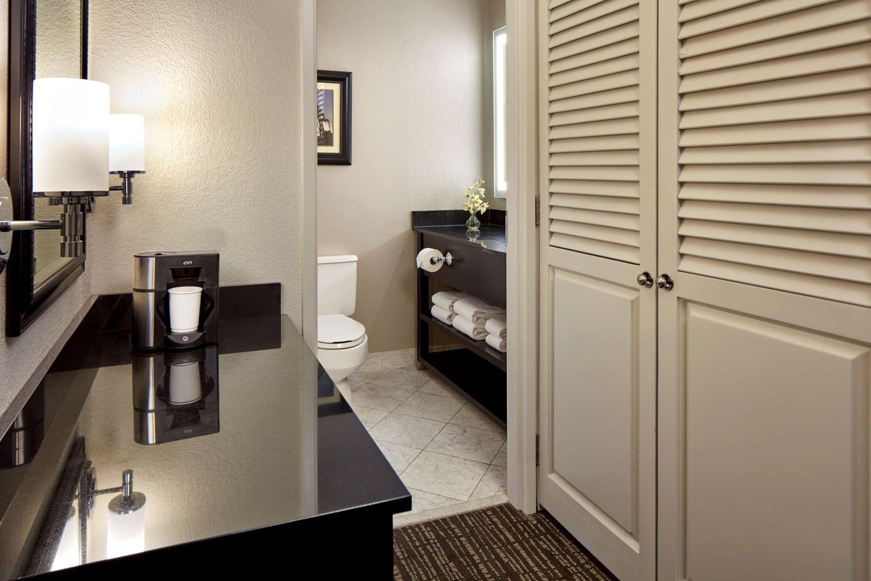 Double Room with Two Double Beds - Photo 2