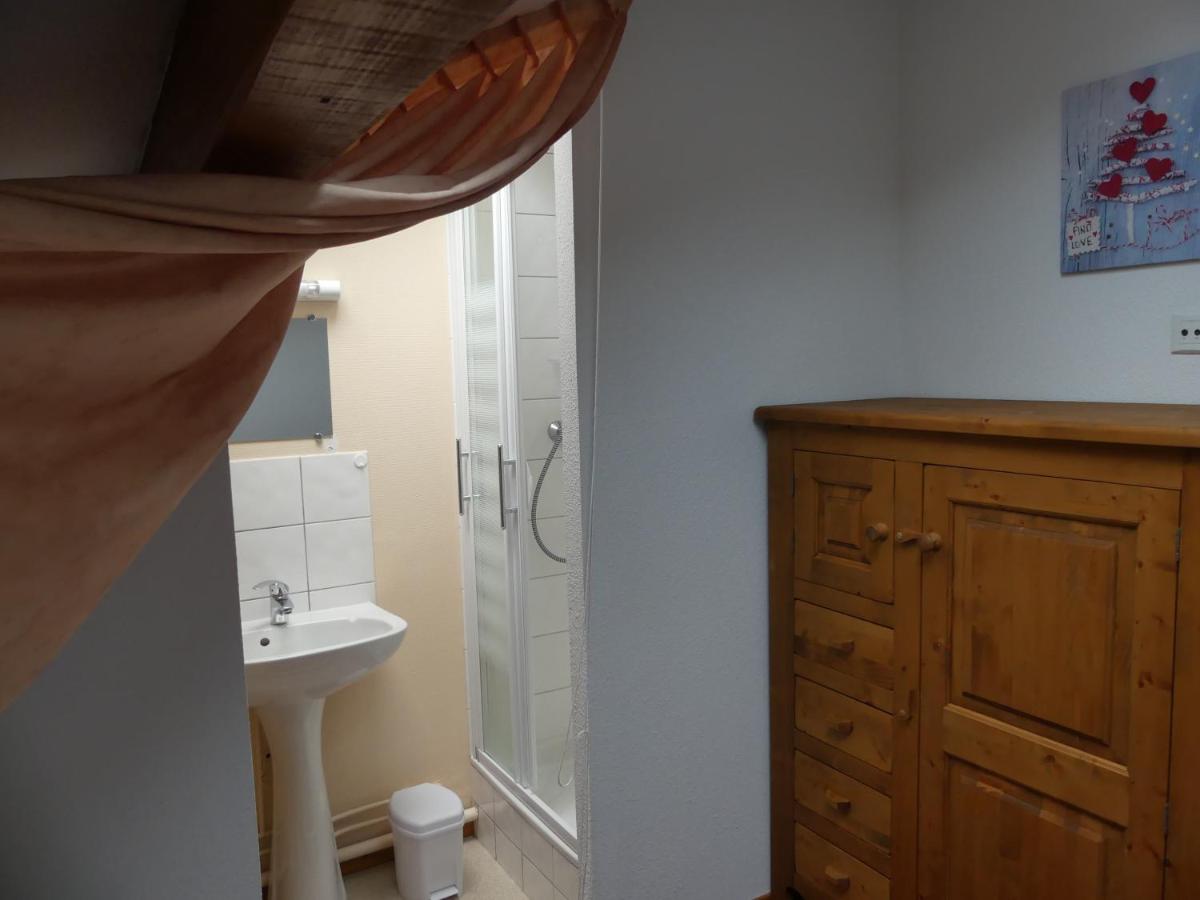 One-Bedroom Apartment - Photo 5