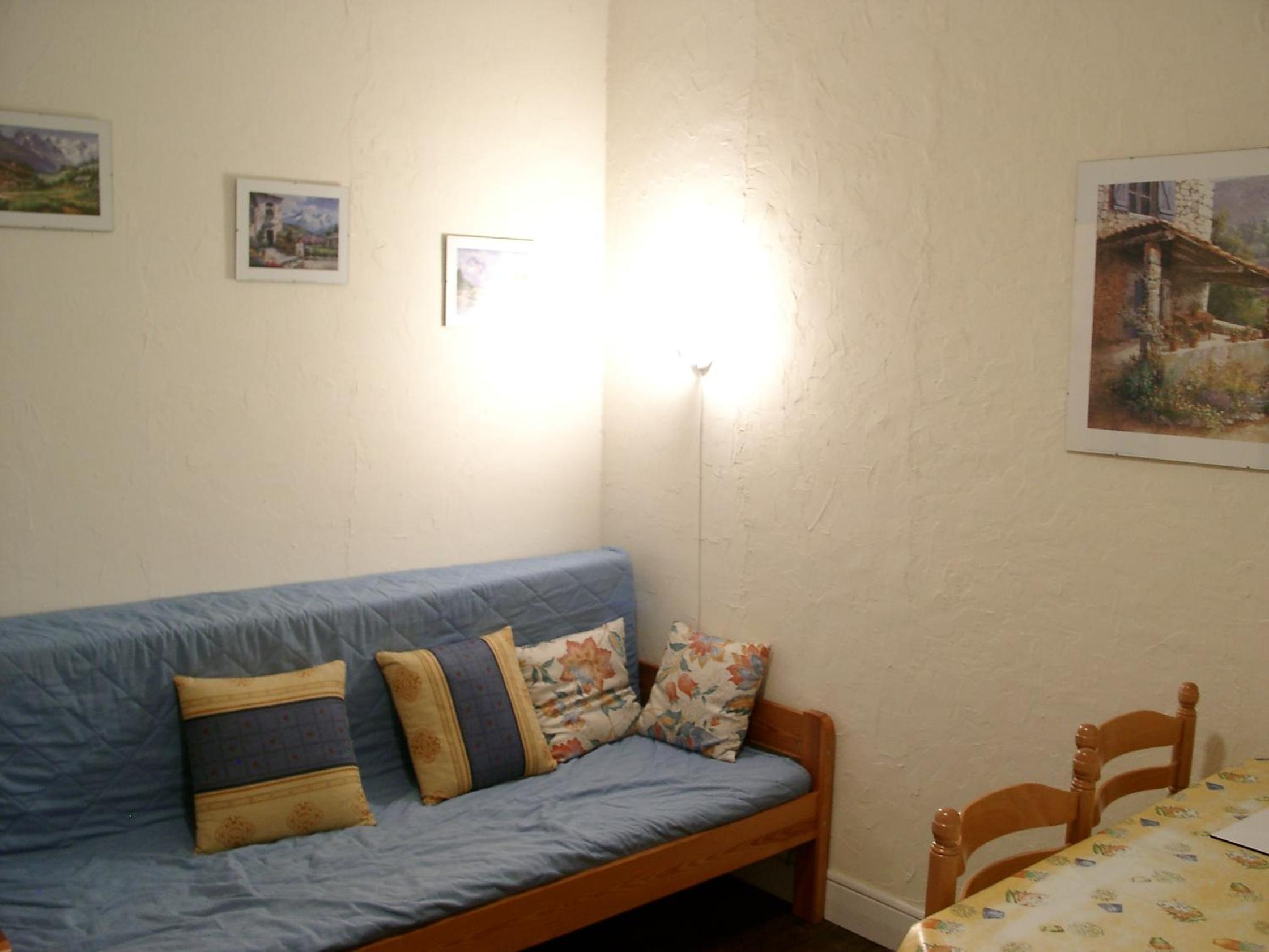Apartment with Mountain View