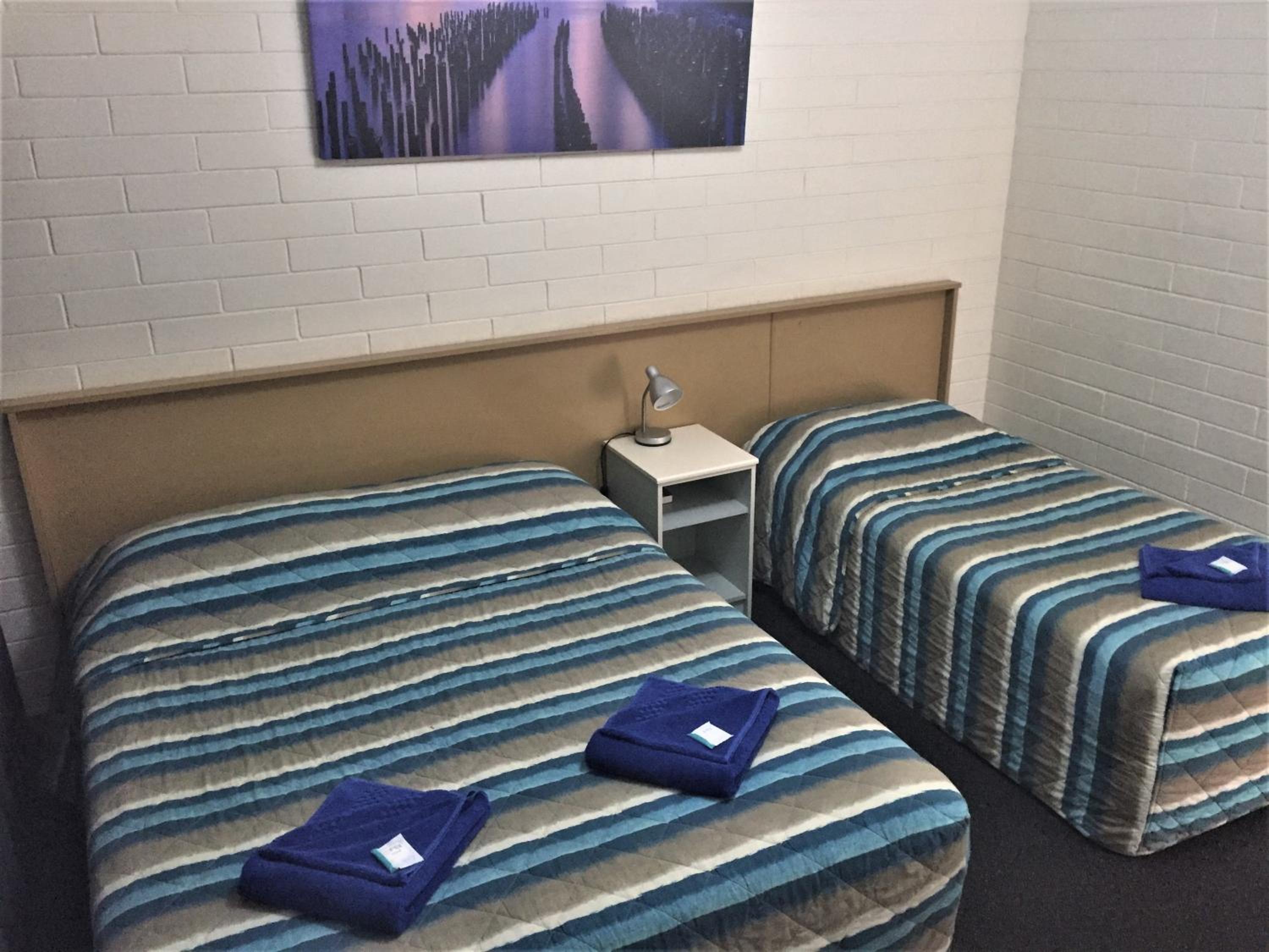Budget Queen Twin Room photo 1