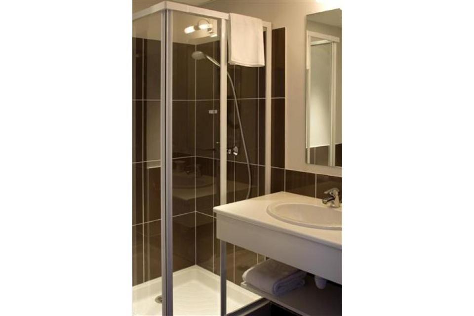 Double or Twin Room - Photo 6