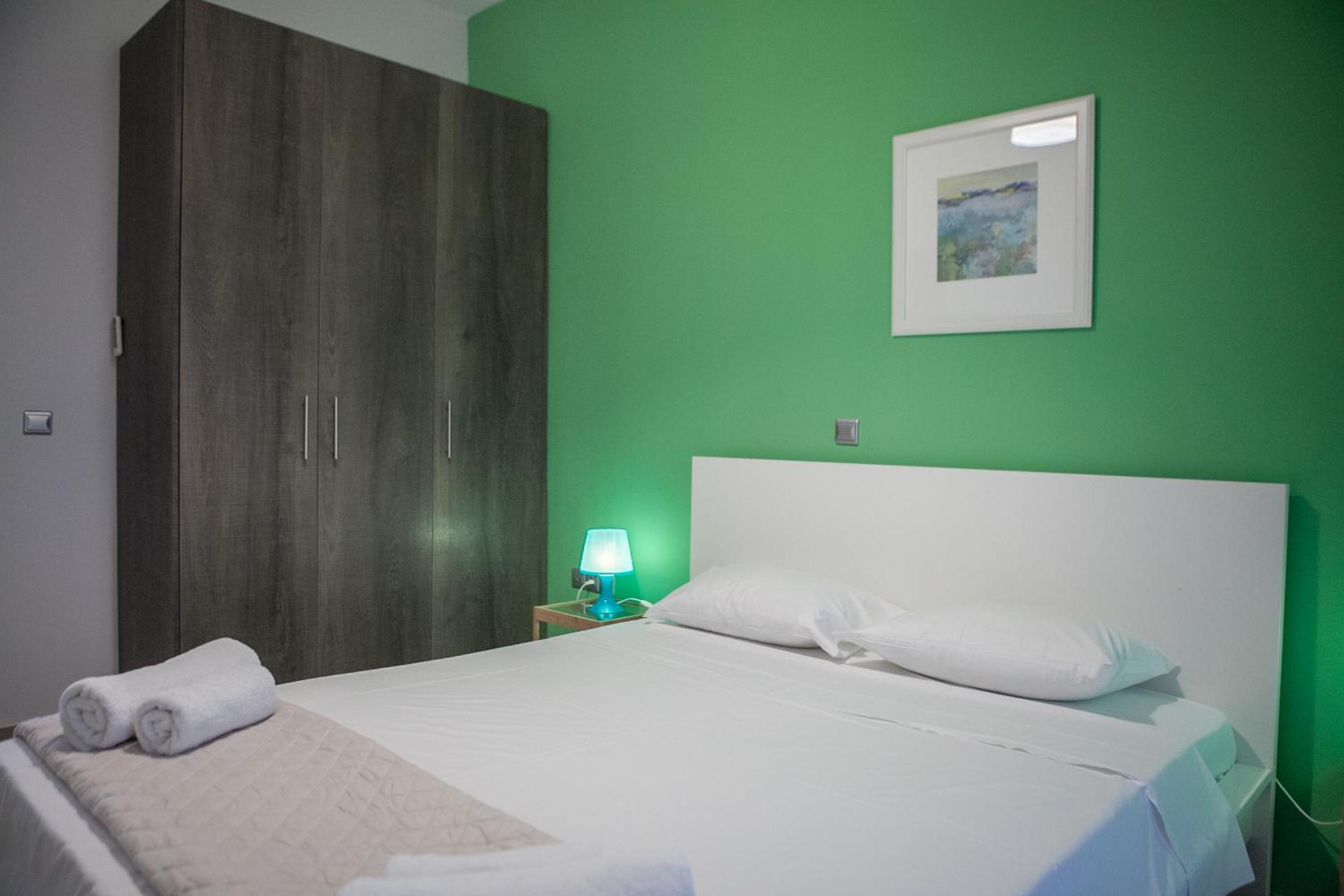 One-Bedroom Apartment with Balcony