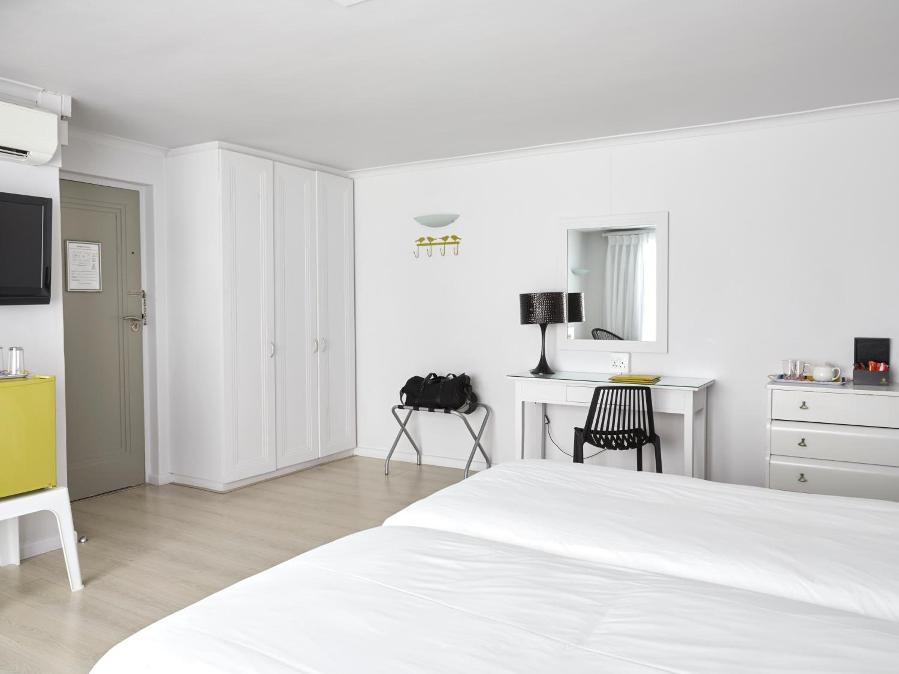 Double Room with Side View photo 2