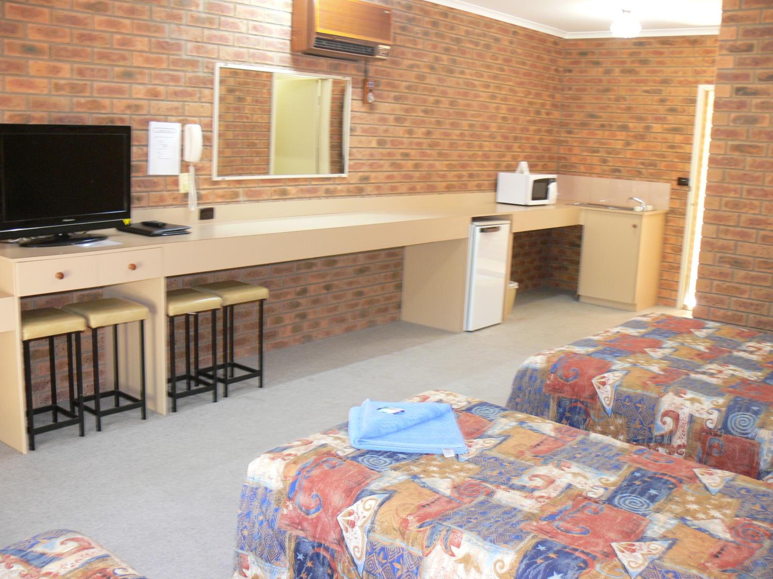 Family Room photo 3