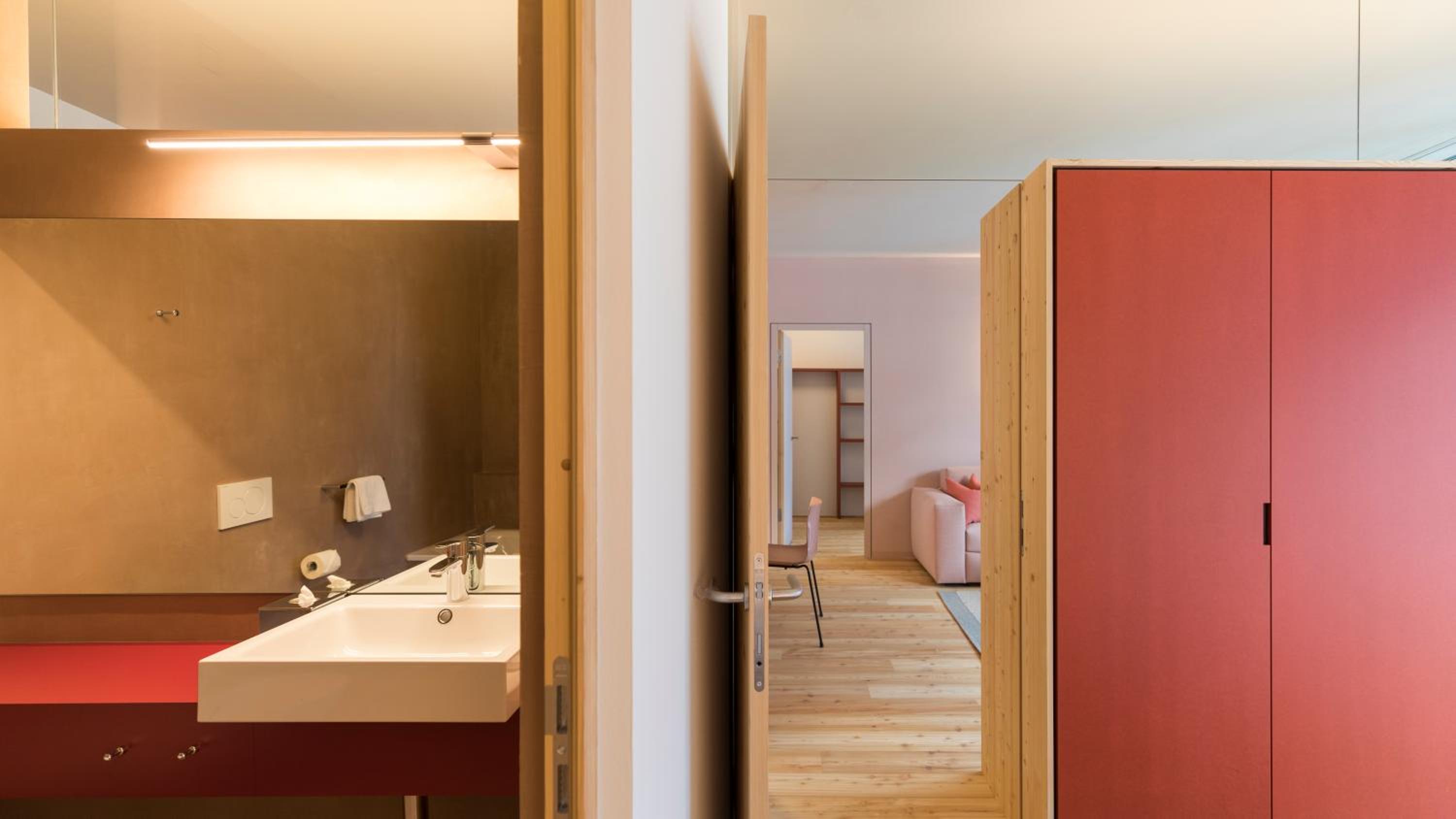 Apartment with Mountain View photo 3